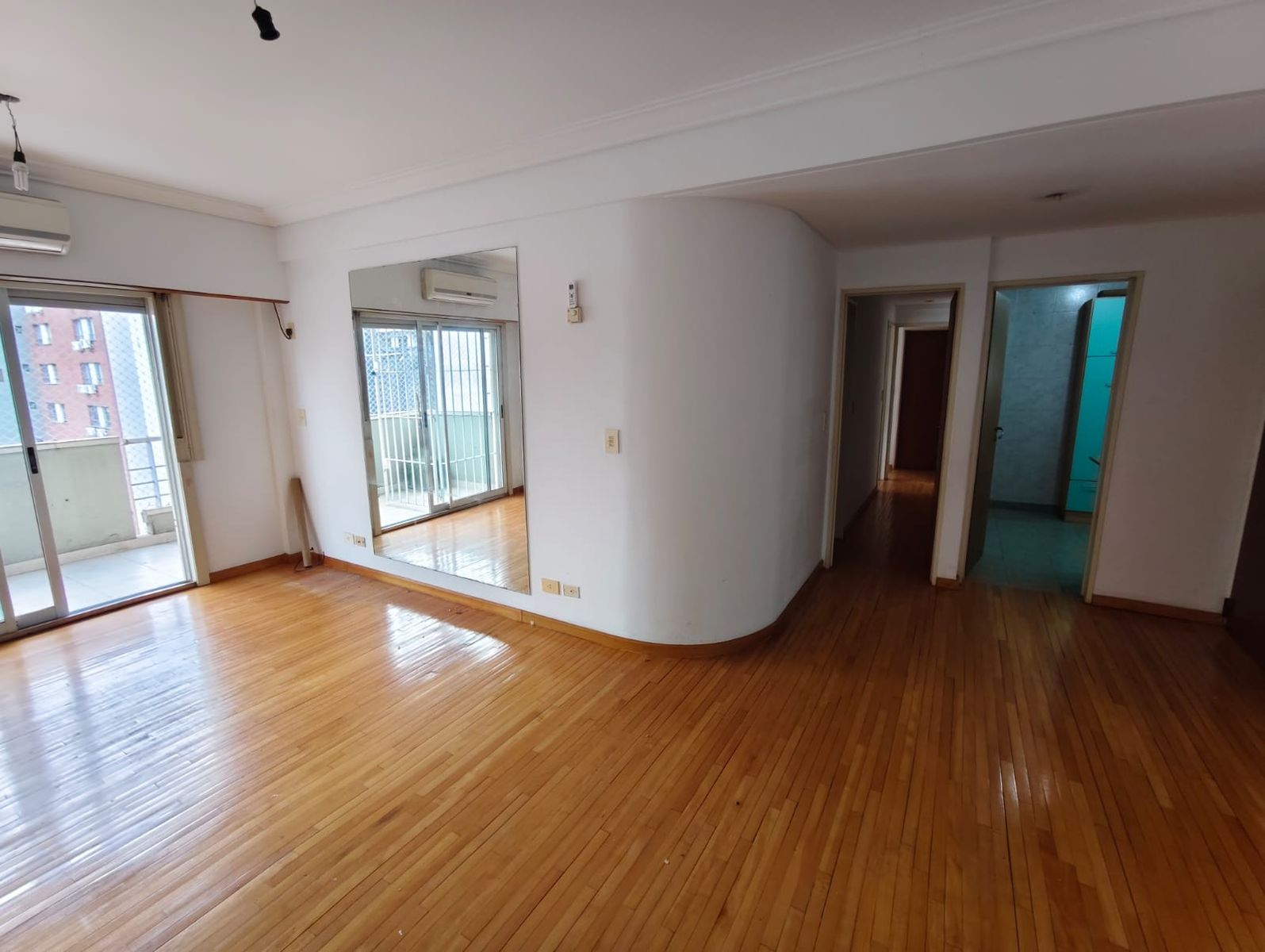 Excelente Semipiso de 4 Amb al Fte con cochera.**Apto Credito**. 96mts.Pacheco 2700. V Urquiza — foto 3