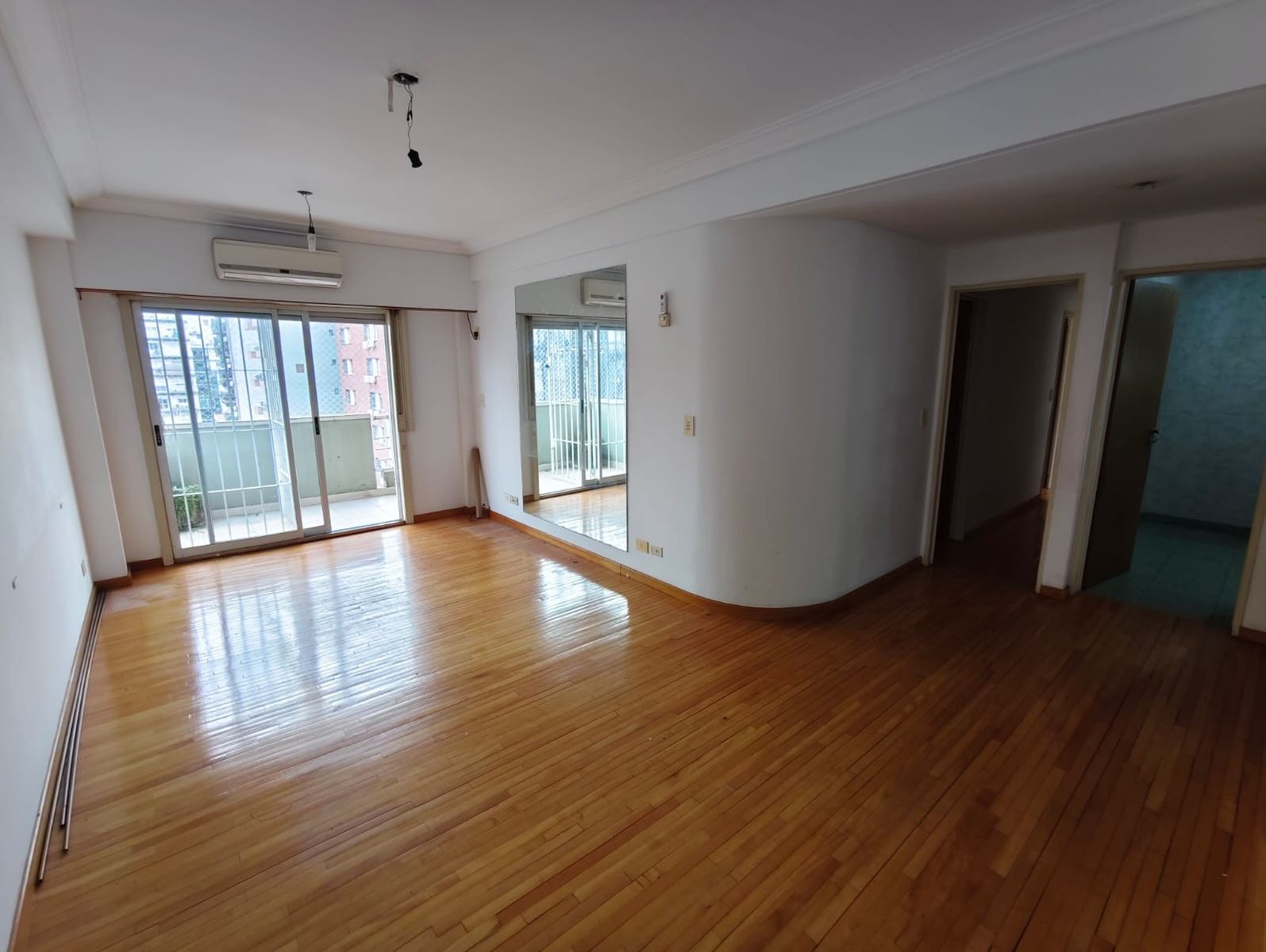 Excelente Semipiso de 4 Amb al Fte con cochera.**Apto Credito**. 96mts.Pacheco 2700. V Urquiza — foto 4