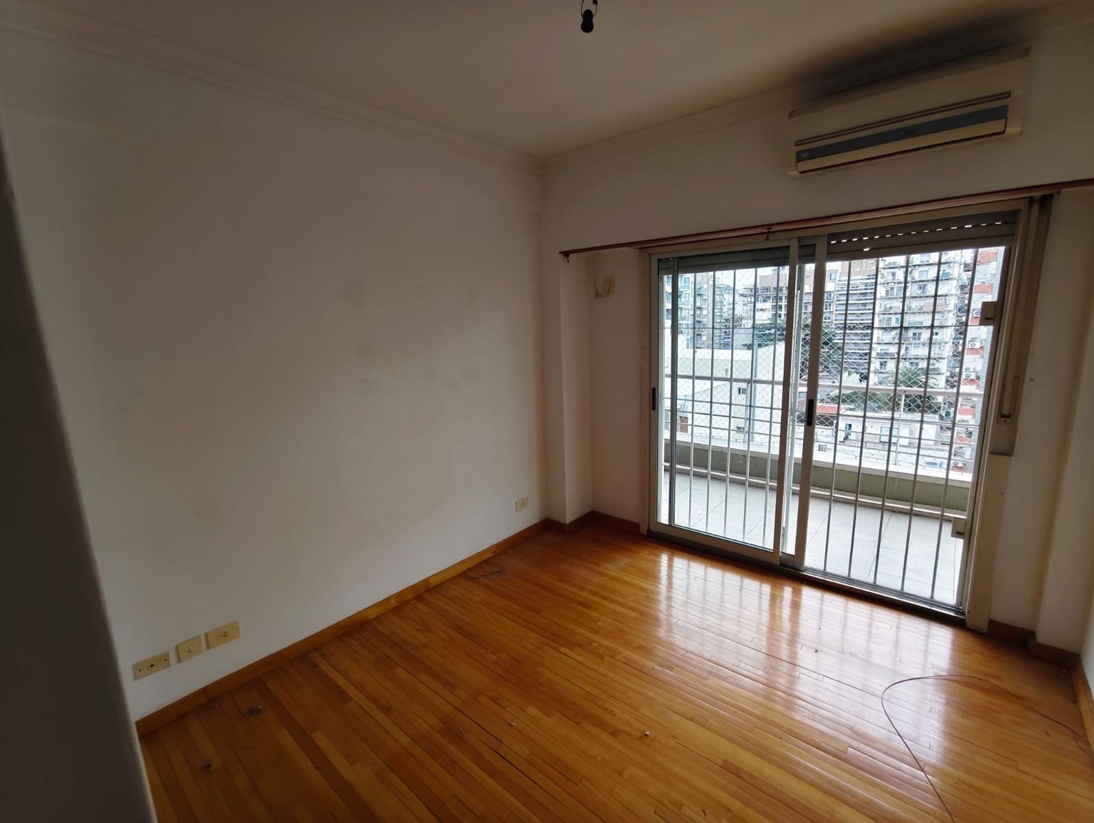 Excelente Semipiso de 4 Amb al Fte con cochera.**Apto Credito**. 96mts.Pacheco 2700. V Urquiza — foto 12
