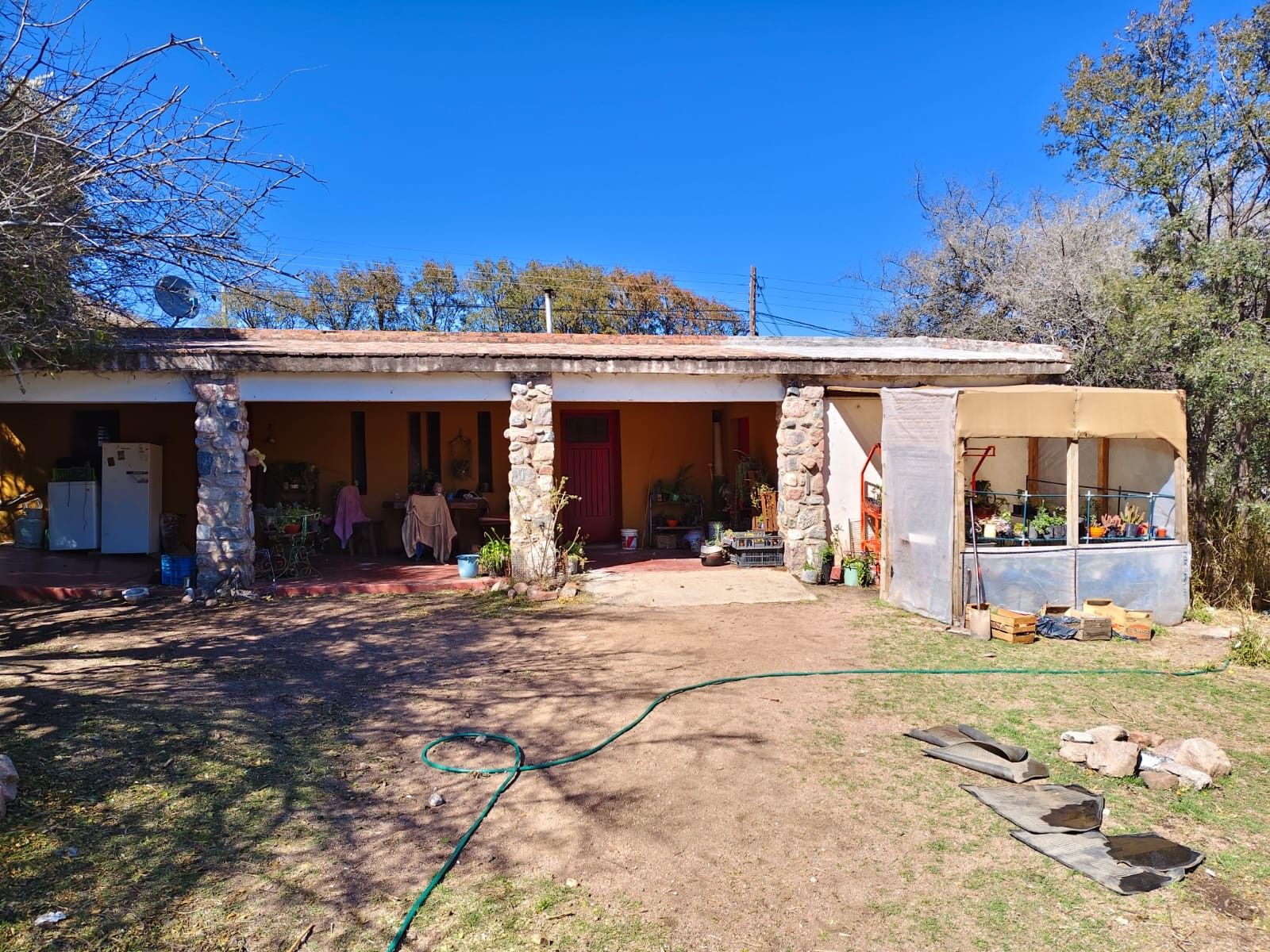 Excelente 2 Casas Sobre Lote 1560 Mts. El Faldeo. Capilla Del Monte. Cordoba — foto 4