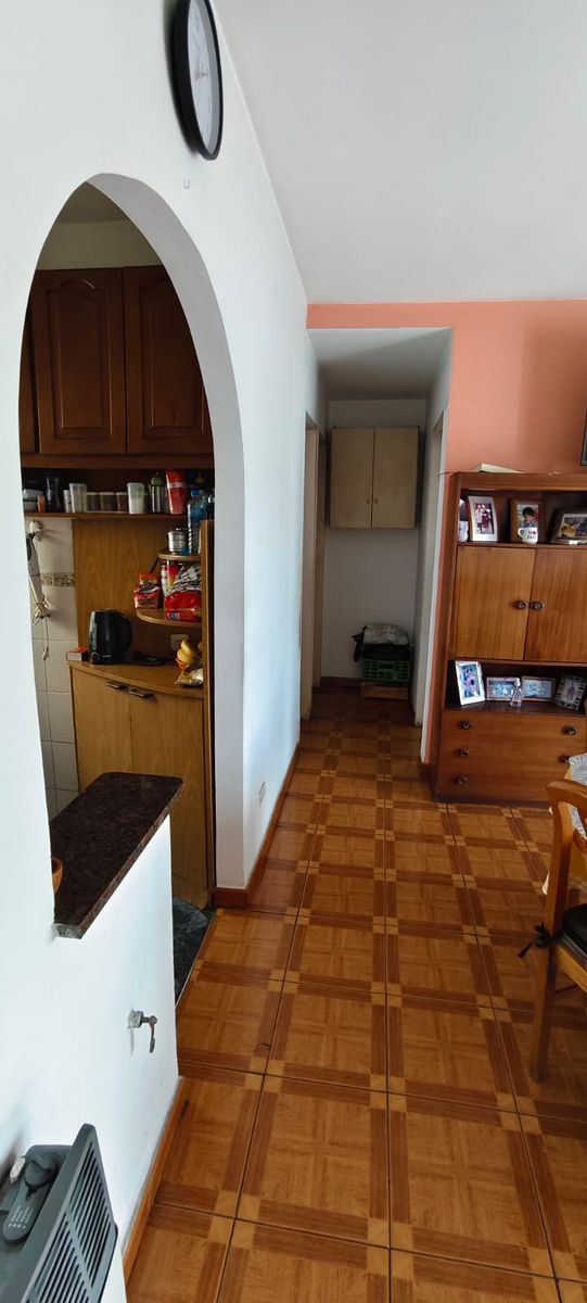Excelente dpto 3 amb 2ºPso x esc Fte c/balcon 57 mts. Av Olivera 400. Floresta - 11