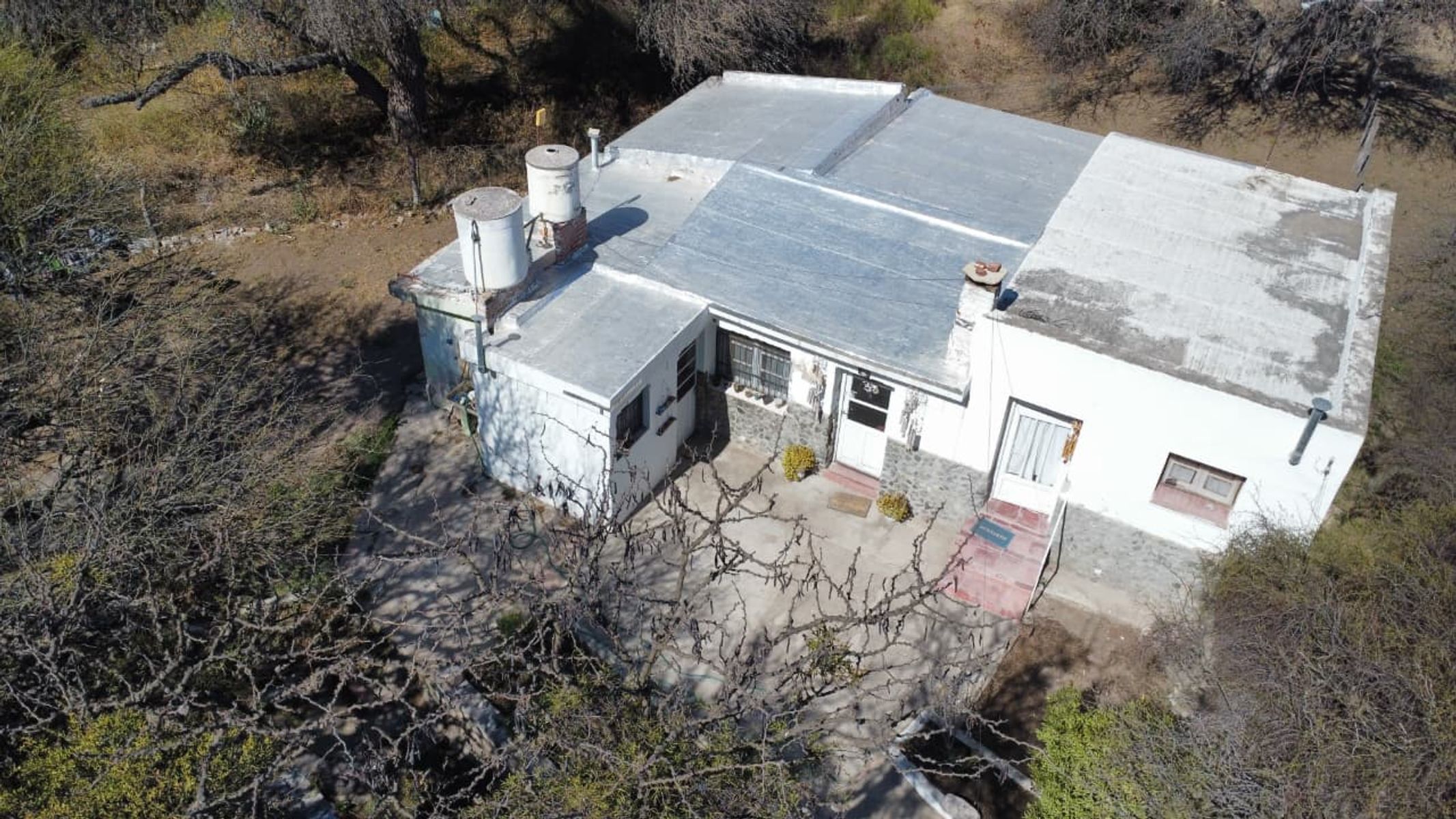 Excelente Lote con 2 casa 730mts cochera Sto Cabral 500 Barrios San Martin Capilla del monte - 18