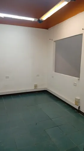 Excelente Deposito De 40mts La Pampa 4800 V. Urquiza - 5