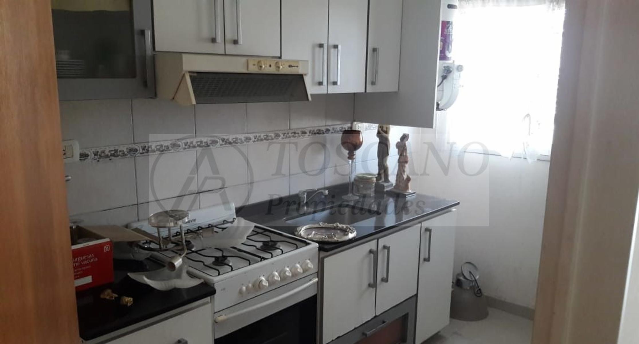 VENDO DPTO 2 AMB AL FRENTE EN LINIERS — foto 9