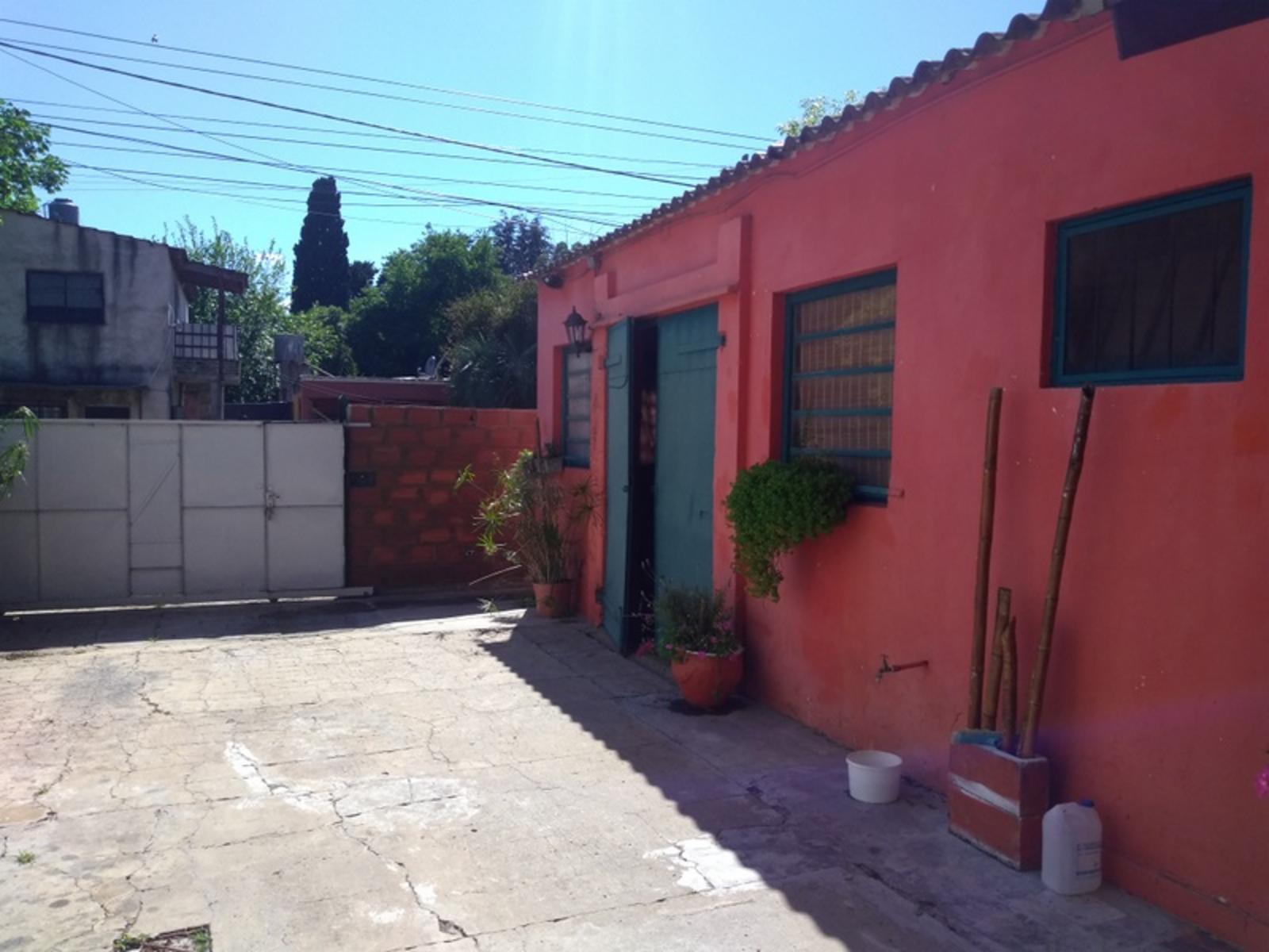 Propiedad Zona Céntrica - Fácil accesos - obre terreno de 500mts2 - 4