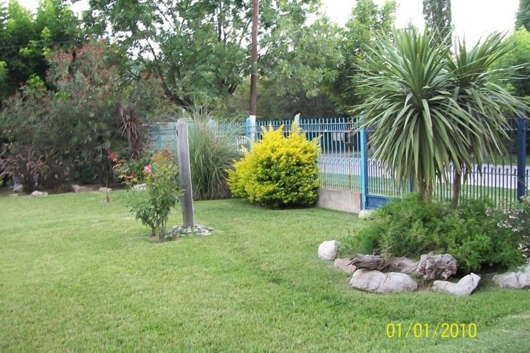 CASA EN 2 PLANTAS - SOBRE AMPLIO LOTE DE 22 X 55 - TODO PARQUIZADO — foto 4