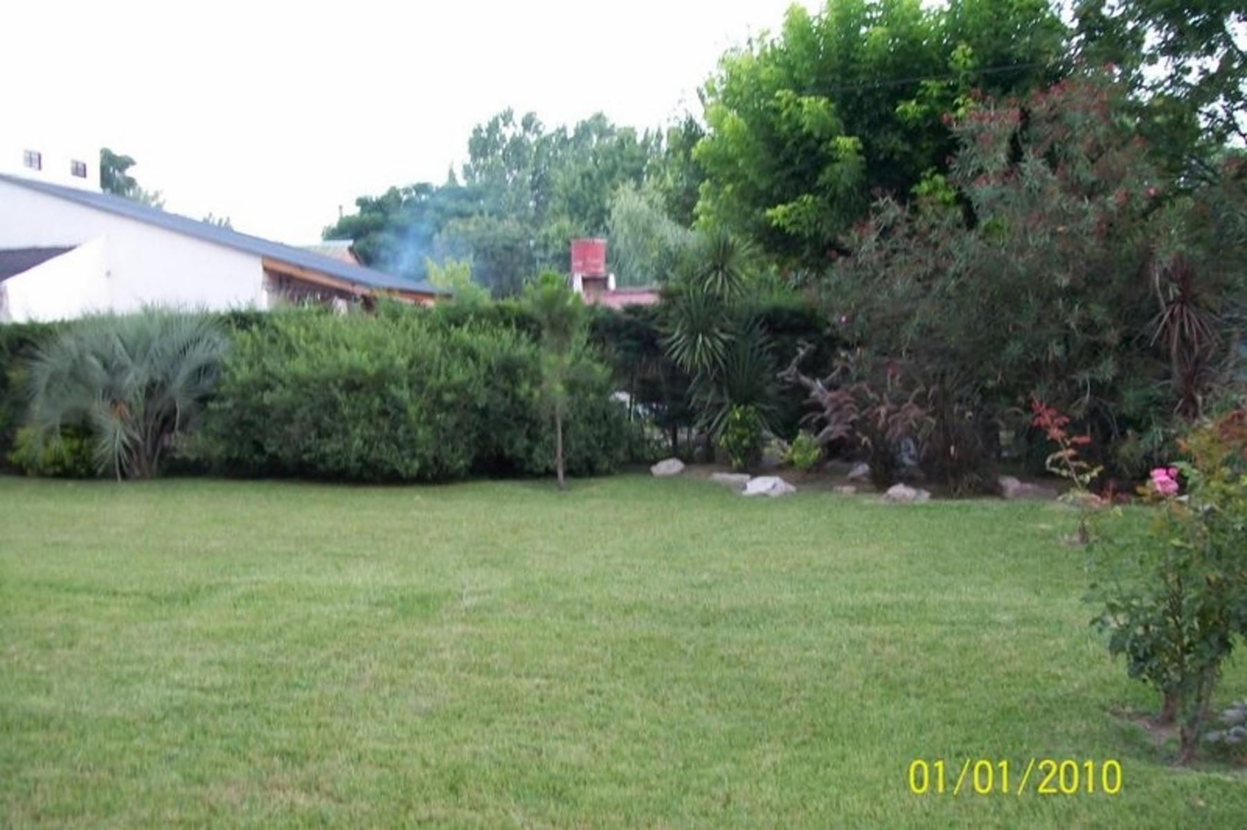 CASA EN 2 PLANTAS - SOBRE AMPLIO LOTE DE 22 X 55 - TODO PARQUIZADO — foto 8