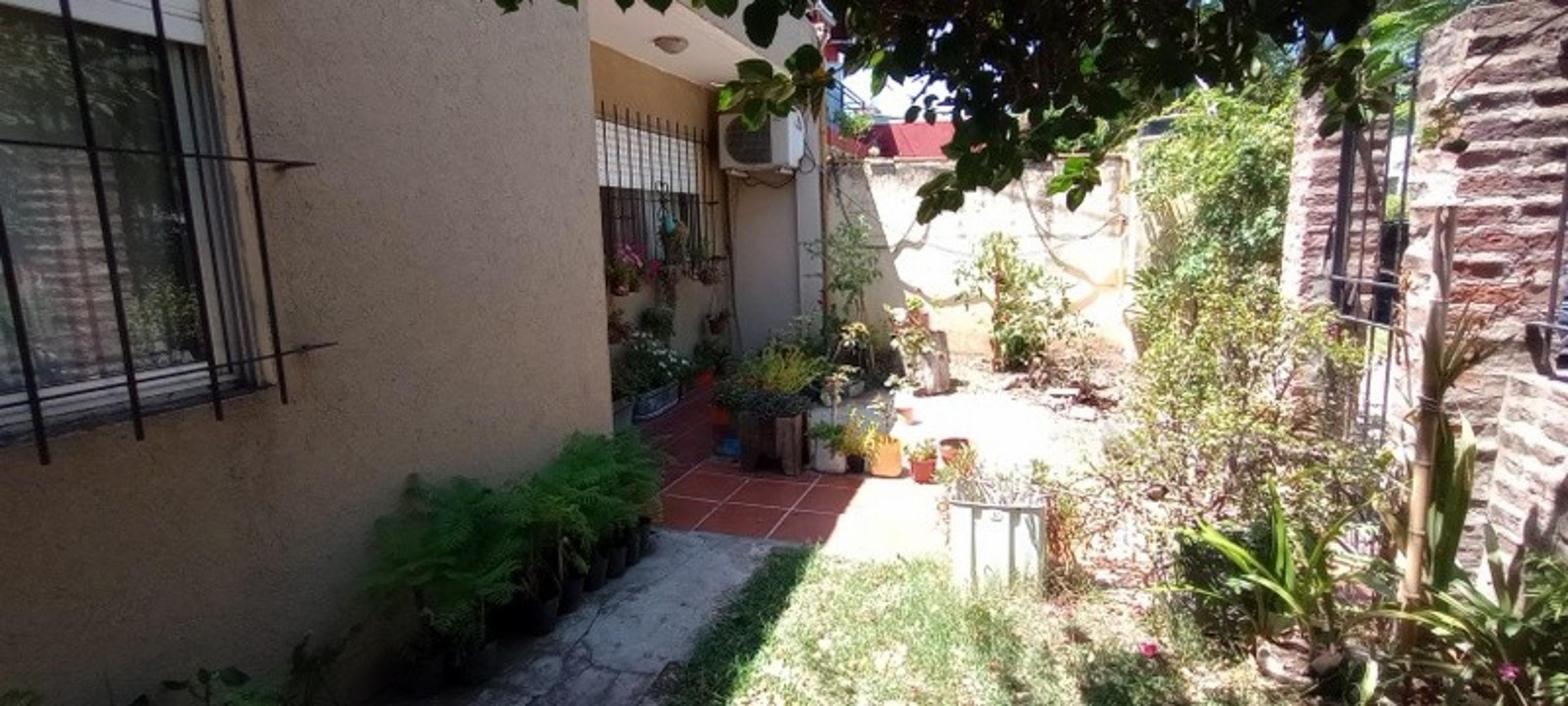 Garin - Casa con Dpto. al fondo - Ideal familia numerosa - amplio lote con parque — foto 2