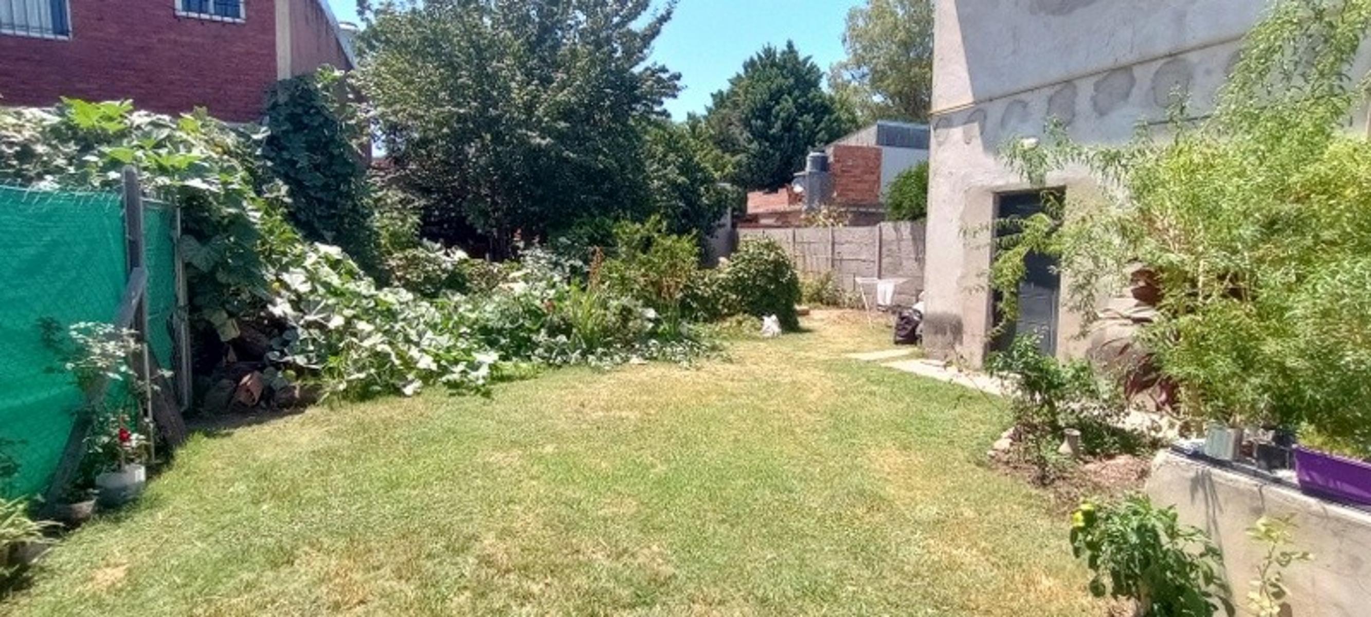 Garin - Casa con Dpto. al fondo - Ideal familia numerosa - amplio lote con parque — foto 12