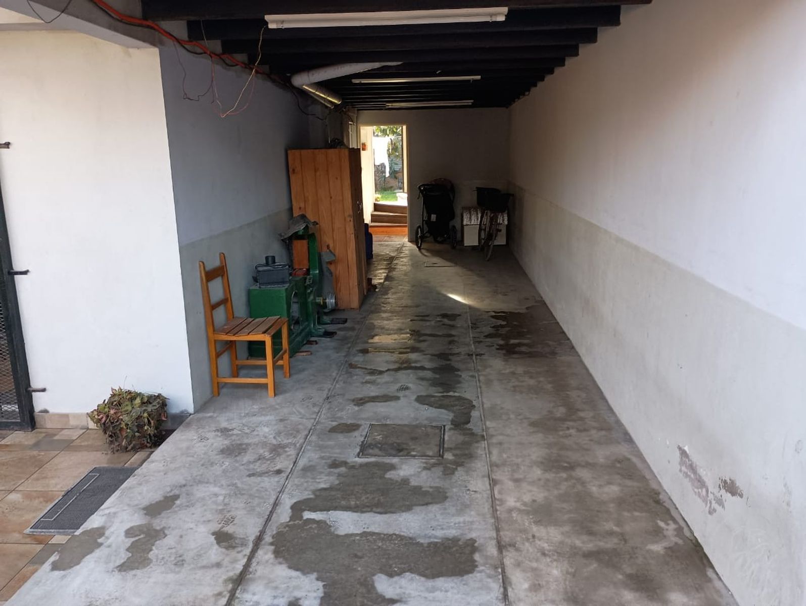 Casa Garin - con Dpto. en planta Alta para alquilar - Galpón cubierto de9 X 9 — foto 8