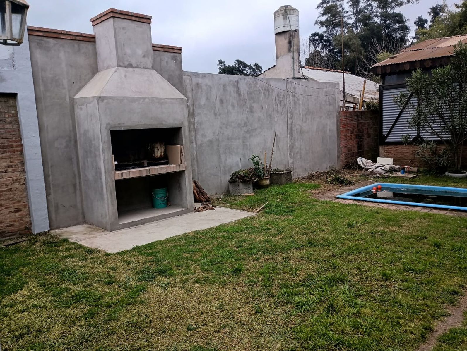 Casa Garin - con Dpto. en planta Alta para alquilar - Galpón cubierto de9 X 9 — foto 12