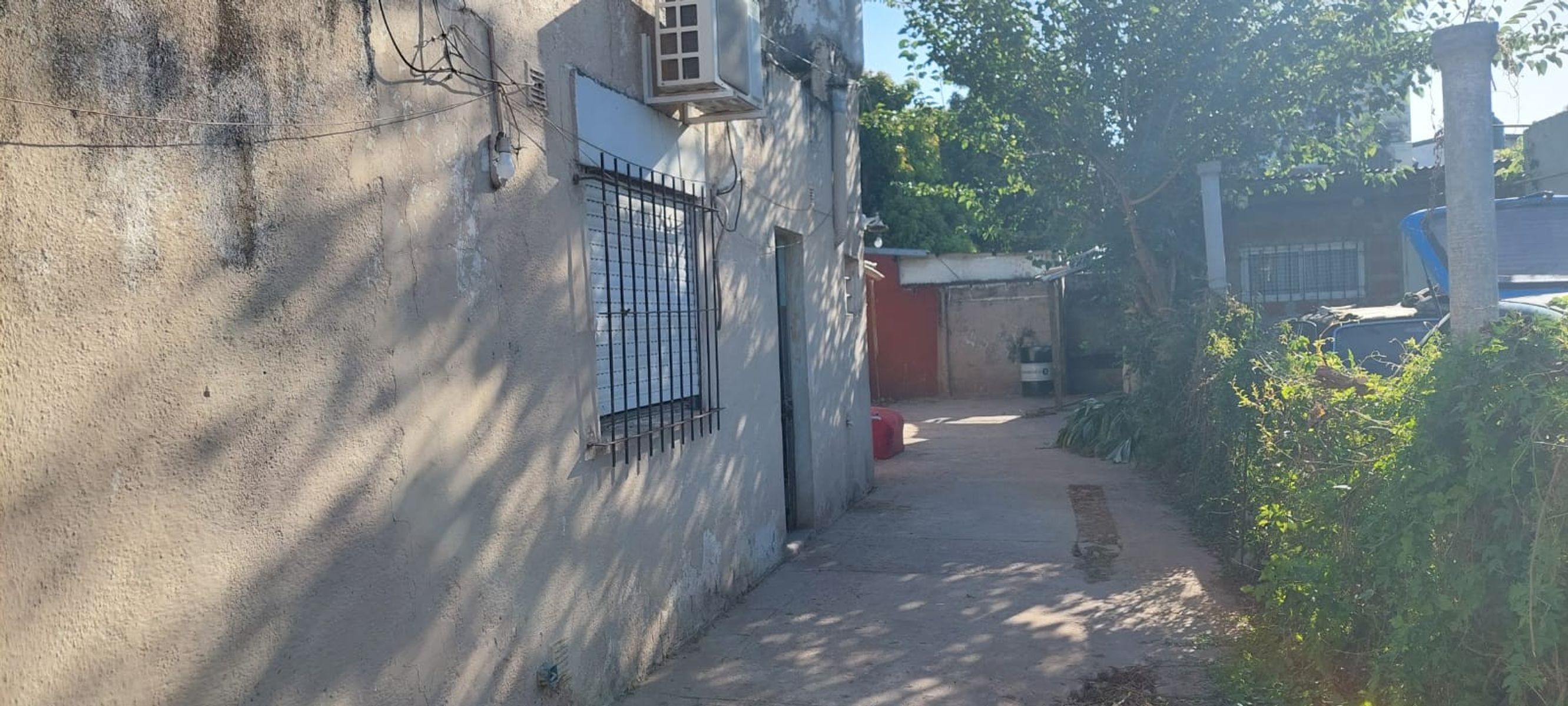 2 Casas en Garin - Sobre calle Pedro Ballester