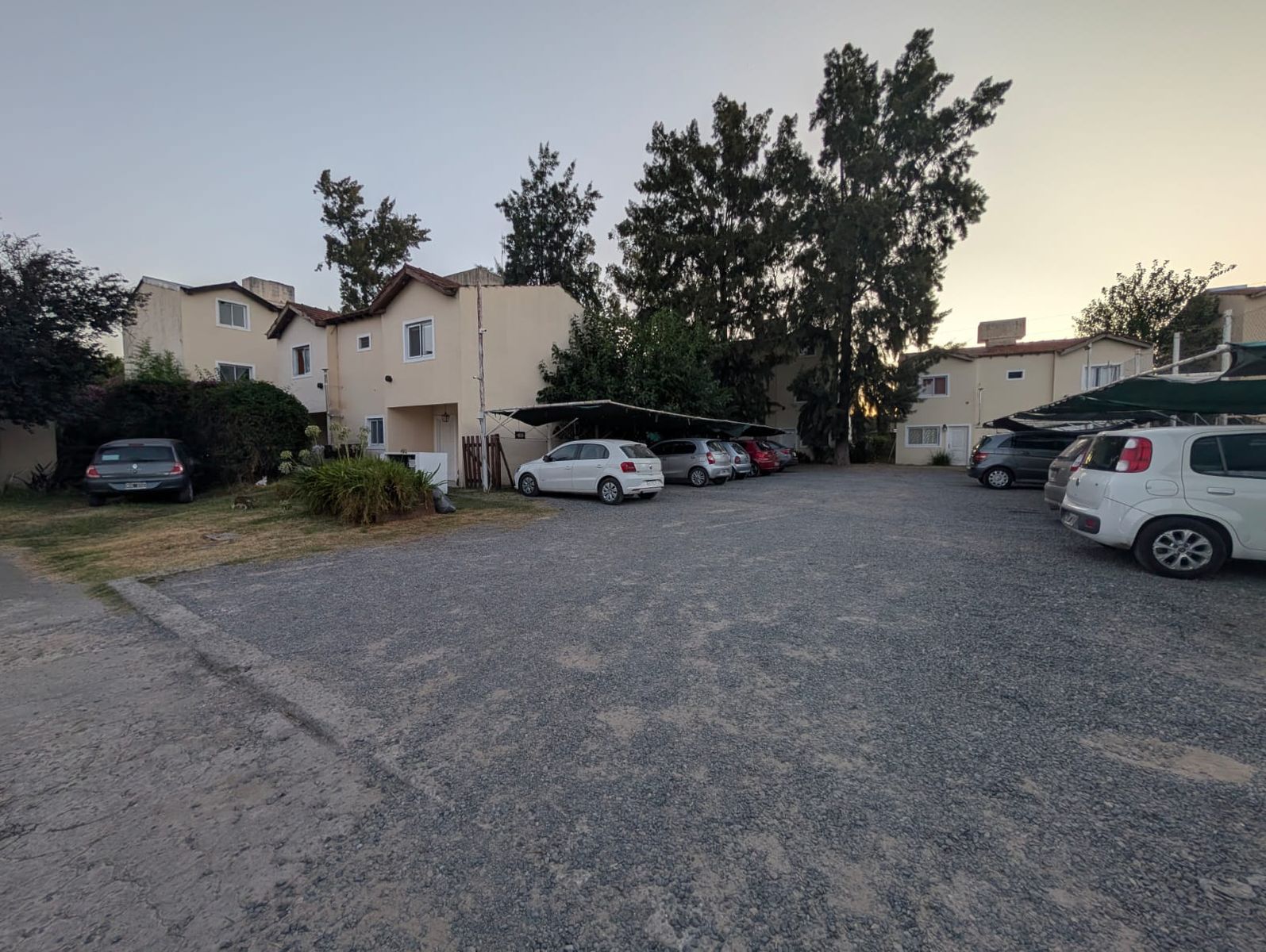 Excelente Triplex en Alquiler Anual (Amueblado) - 24
