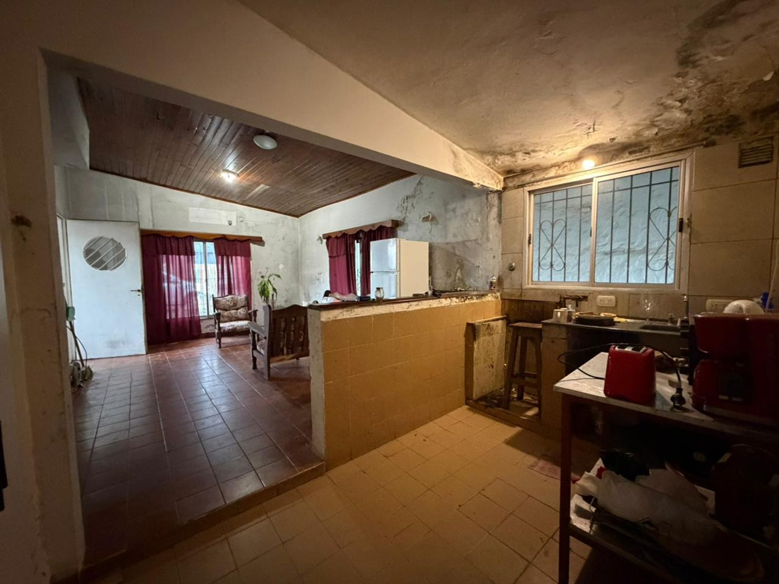 Casa a Refaccionar - Garin - 2 dormitorios - baño - cocina/comedor - 10