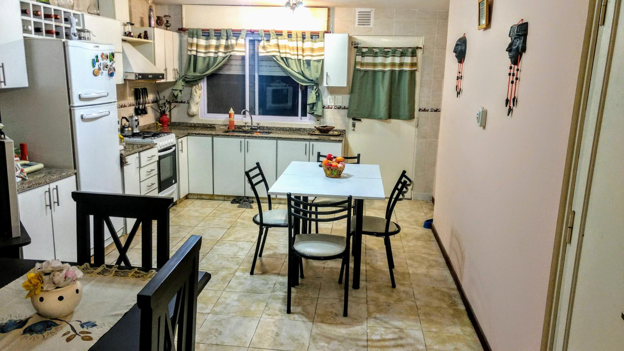 VENTA CASA EN OLIVEROS CON PARQUE Y PILETA — foto 2