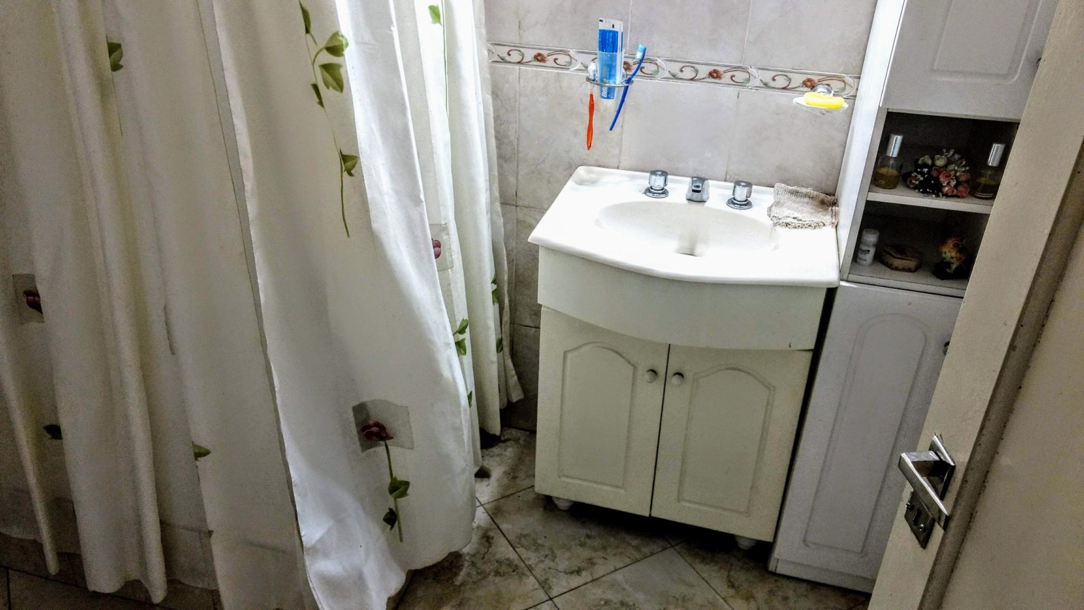 VENTA CASA EN OLIVEROS CON PARQUE Y PILETA — foto 4