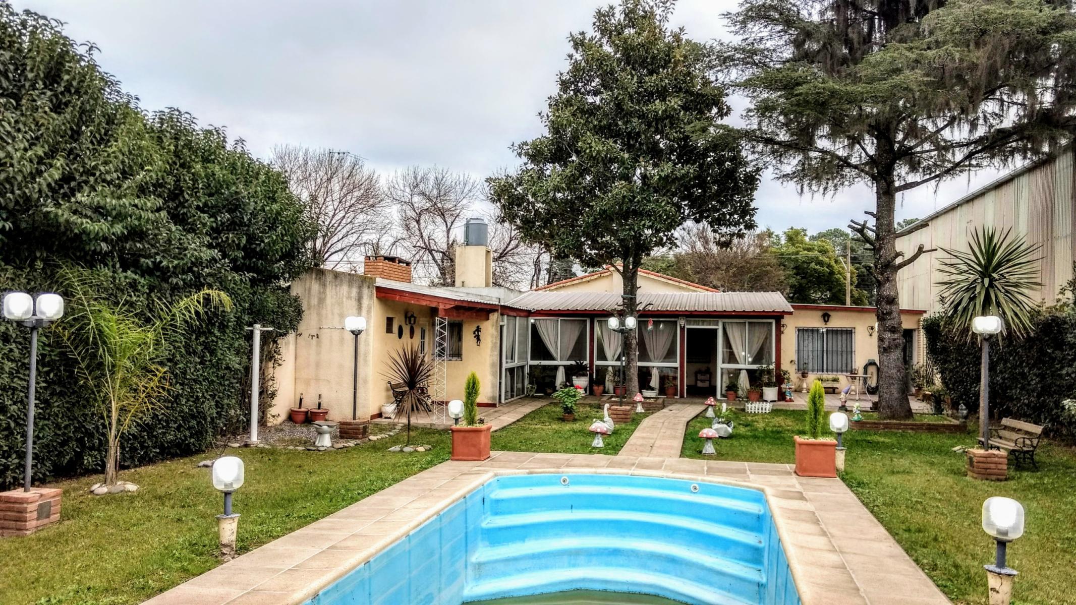 VENTA CASA EN OLIVEROS CON PARQUE Y PILETA — foto 9