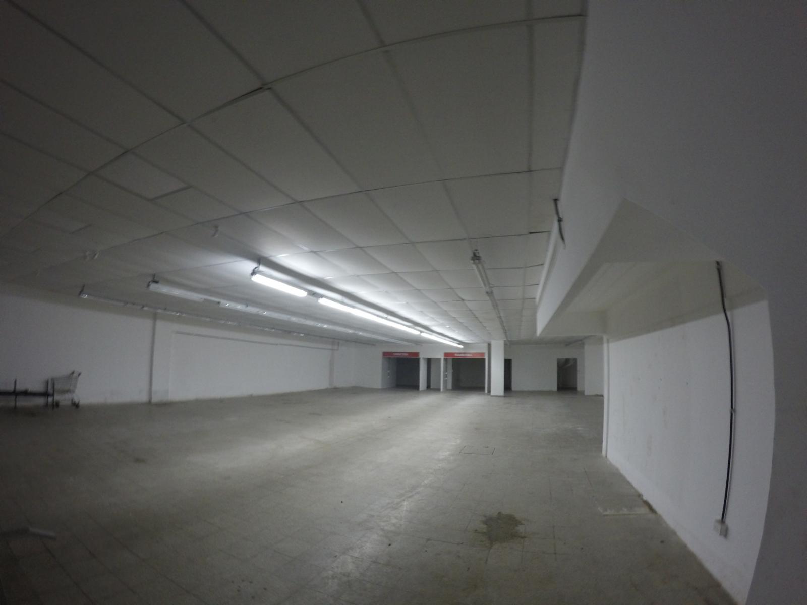 EXCELENTE LOCAL DE 550 M2, SOBRE AVENIDA ARIETA - VILLA LUZURIAGA - 5