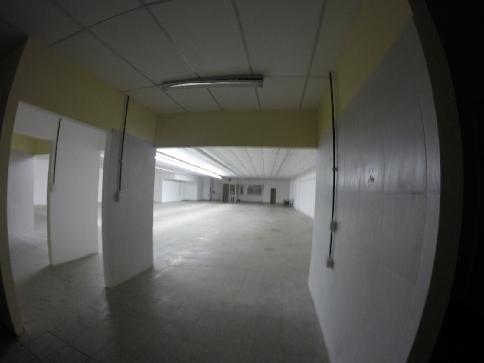 EXCELENTE LOCAL DE 550 M2, SOBRE AVENIDA ARIETA - VILLA LUZURIAGA - 11