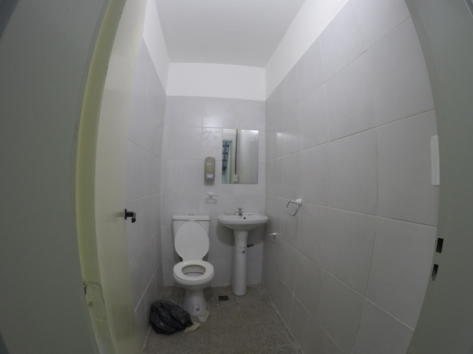 EXCELENTE LOCAL DE 550 M2, SOBRE AVENIDA ARIETA - VILLA LUZURIAGA - 18