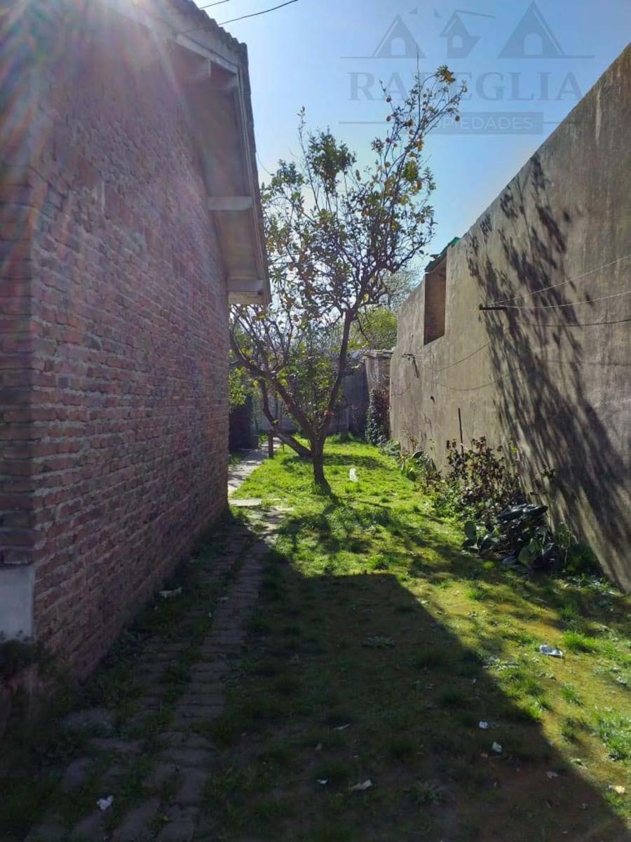 OPORTUNIDAD - Chalet en excelente ubicación a mts. de la estación A.Korn — foto 2