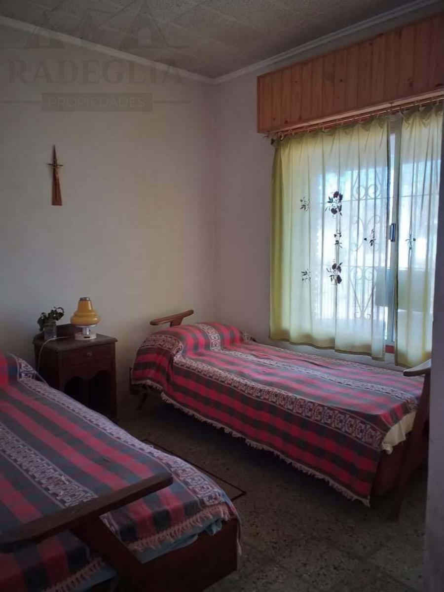 OPORTUNIDAD - Chalet en excelente ubicación a mts. de la estación A.Korn — foto 4