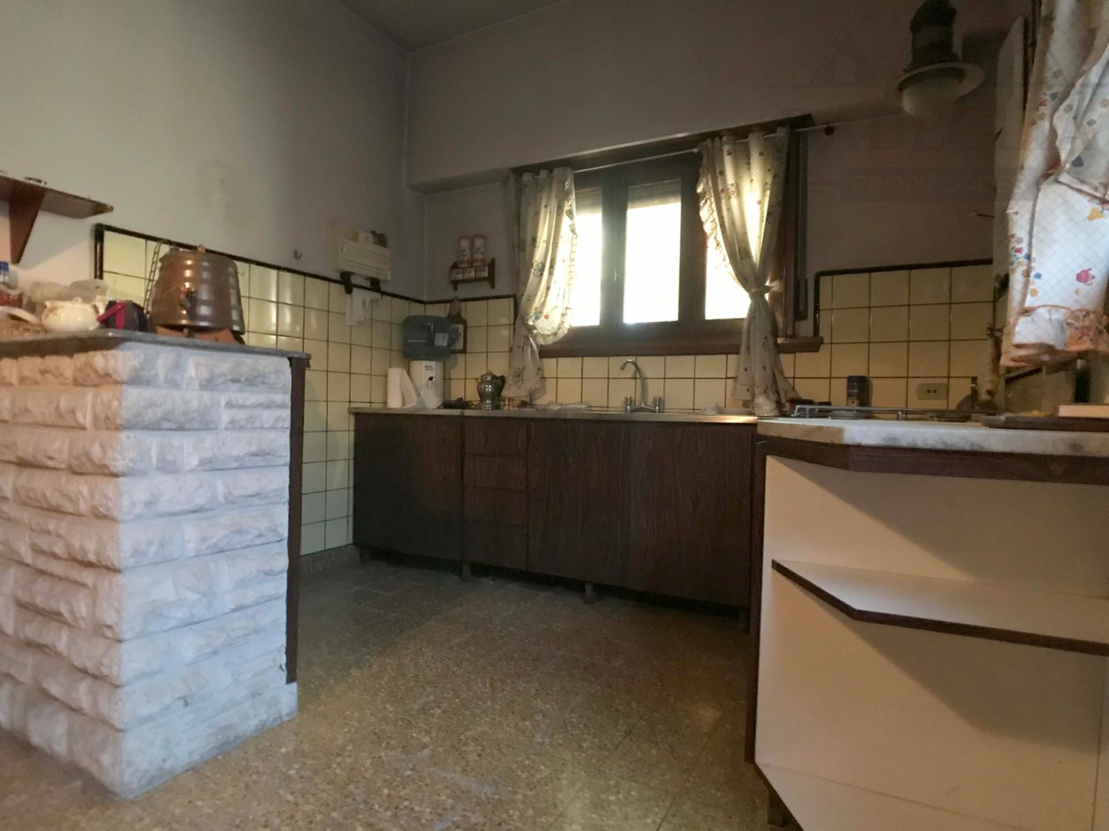 Chalet ubicado a 100 metros de H. Yrigoyen- Burzaco — foto 3