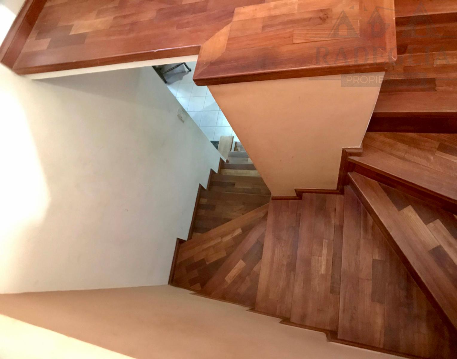 Chalet de categoría ubicado a 100 metros de Av. Espora-Burzaco — foto 5