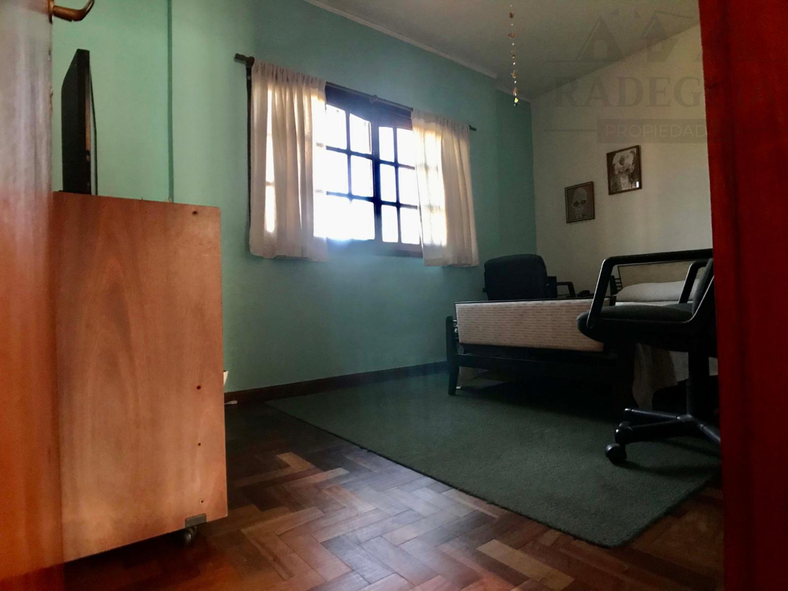 Chalet de categoría ubicado a 100 metros de Av. Espora-Burzaco — foto 7
