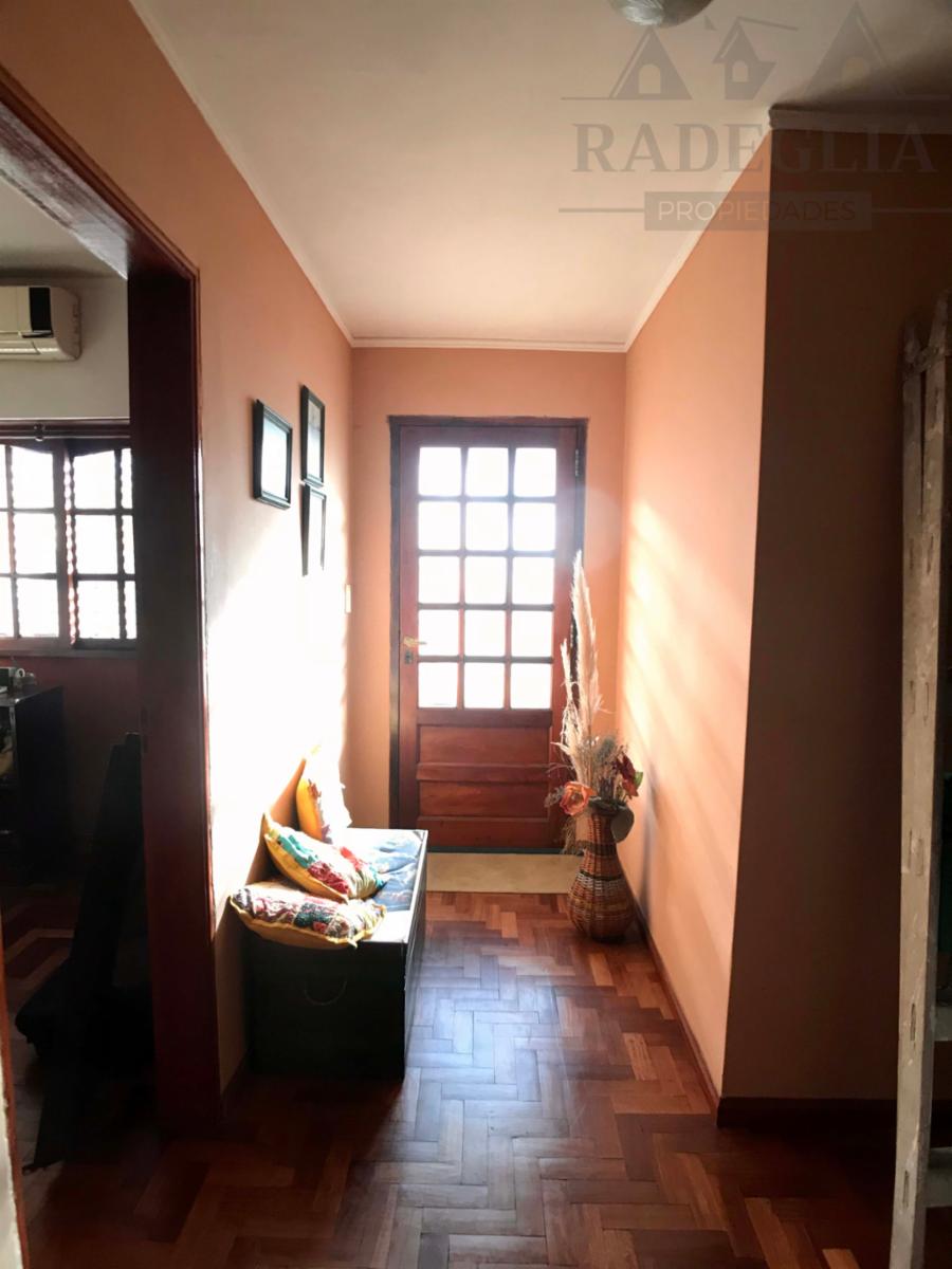 Chalet de categoría ubicado a 100 metros de Av. Espora-Burzaco — foto 12