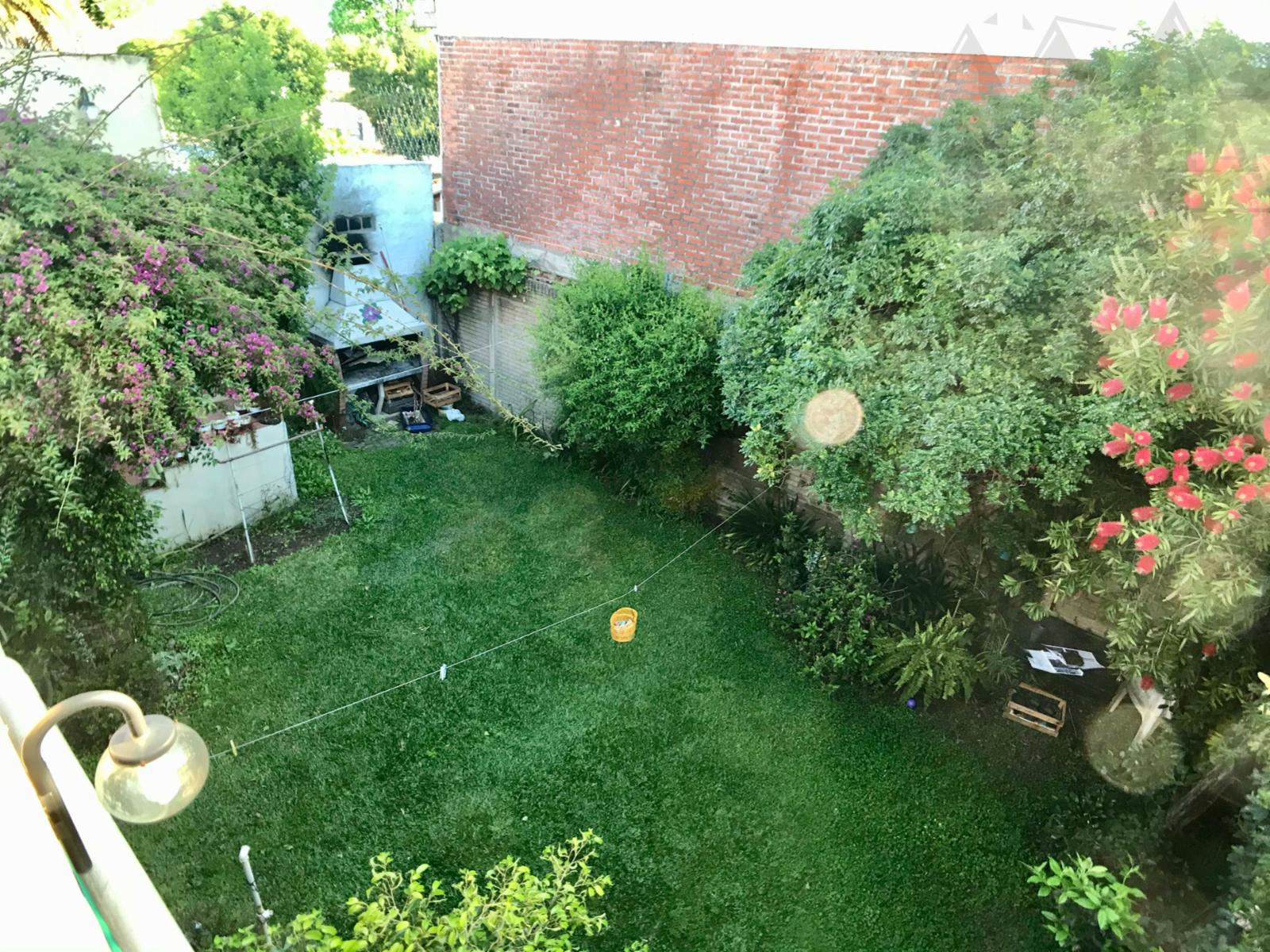 Chalet de categoría ubicado a 100 metros de Av. Espora-Burzaco — foto 14