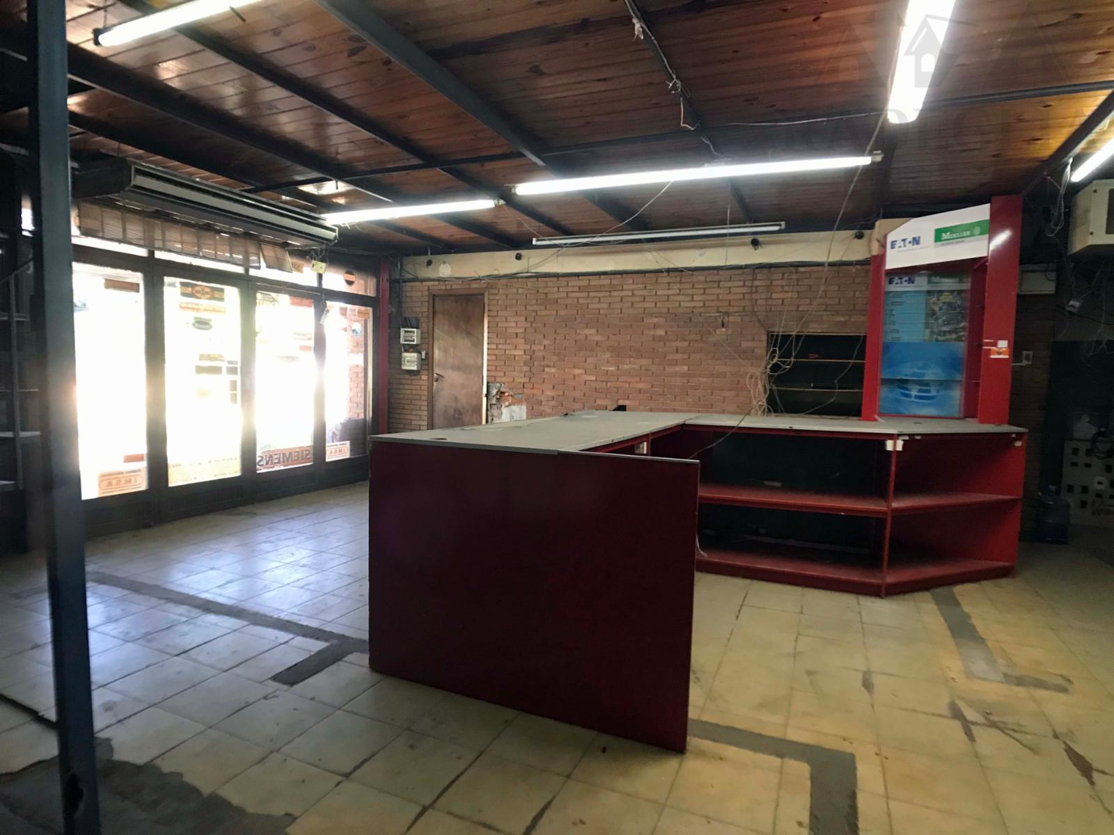 LOCALASO ubicado en Avenida H. Yrigoyen 14.200- Burzaco - 4