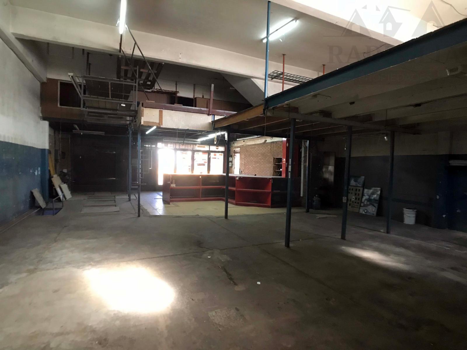 LOCALASO ubicado en Avenida H. Yrigoyen 14.200- Burzaco - 6