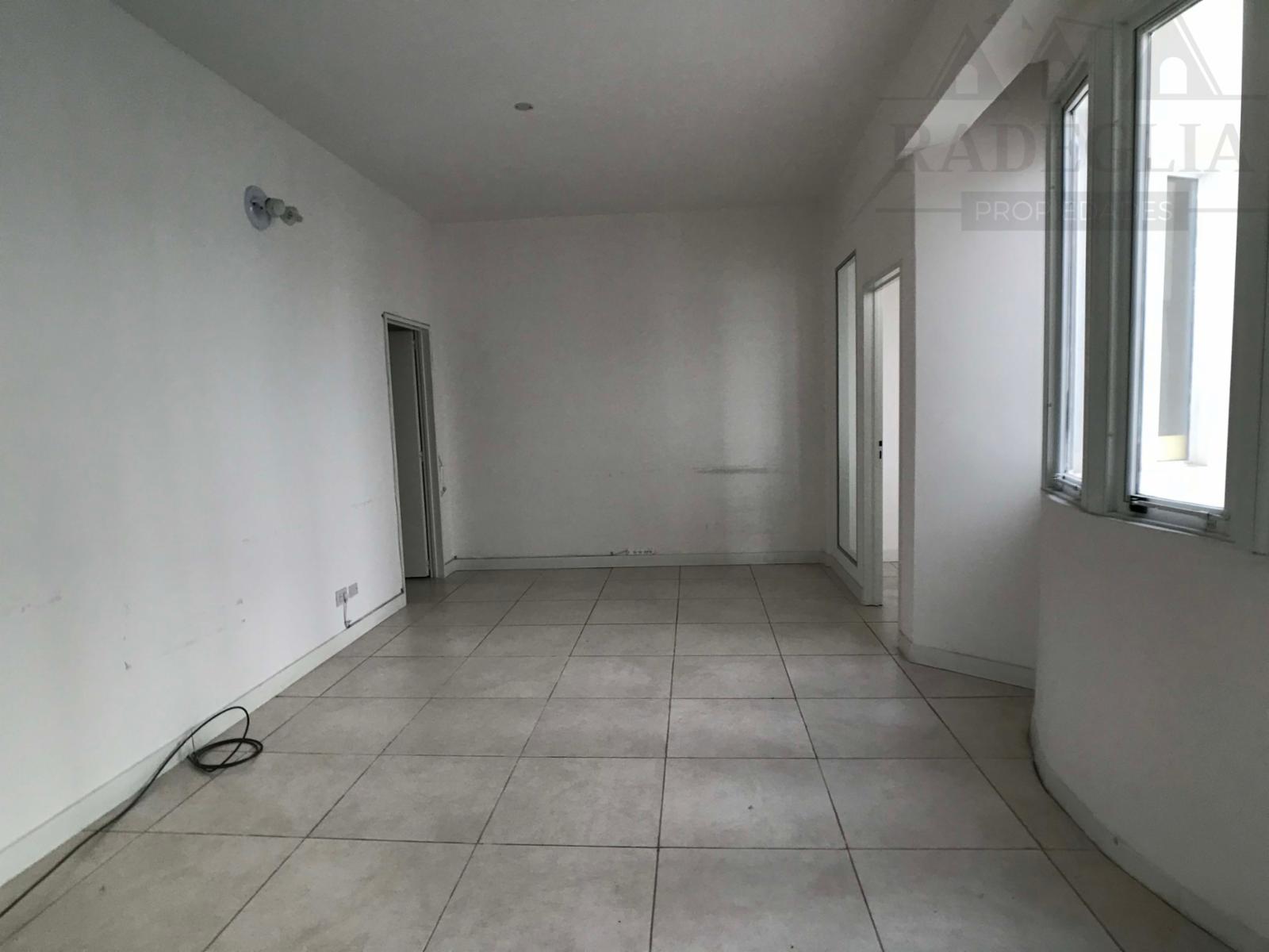 Oficina Comercial en Alquiler Sobre Calle Gorriti - Lomas de Zamora - 3