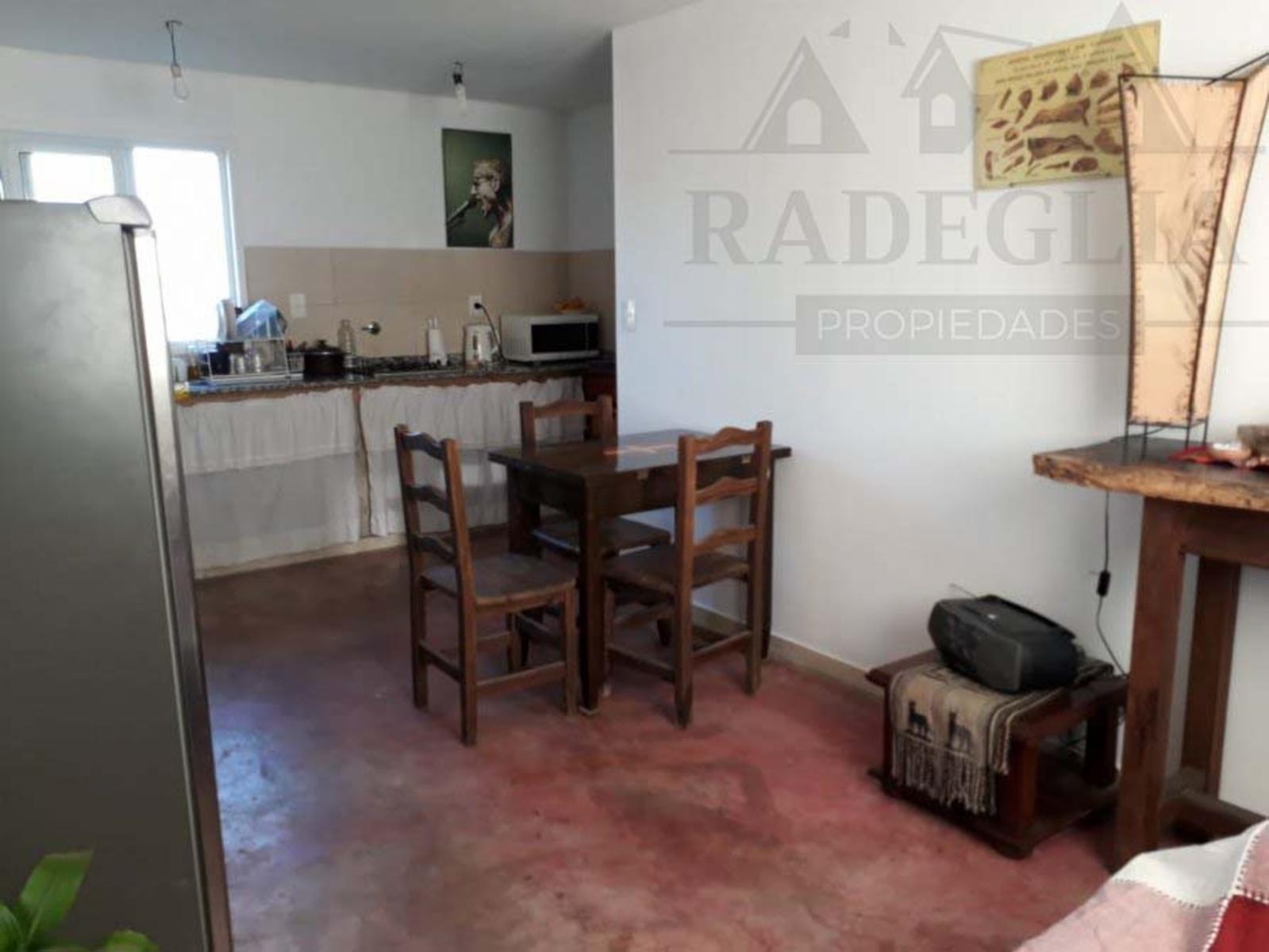 Casa sobre importante lote a 700 m. de H. Yrigoyen — foto 2