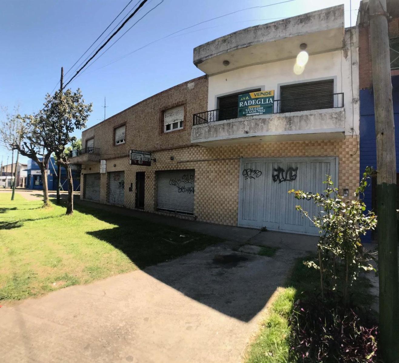 Local comercial c/ viviendas sobre Av. H. Yrigoyen- Burzaco - 2