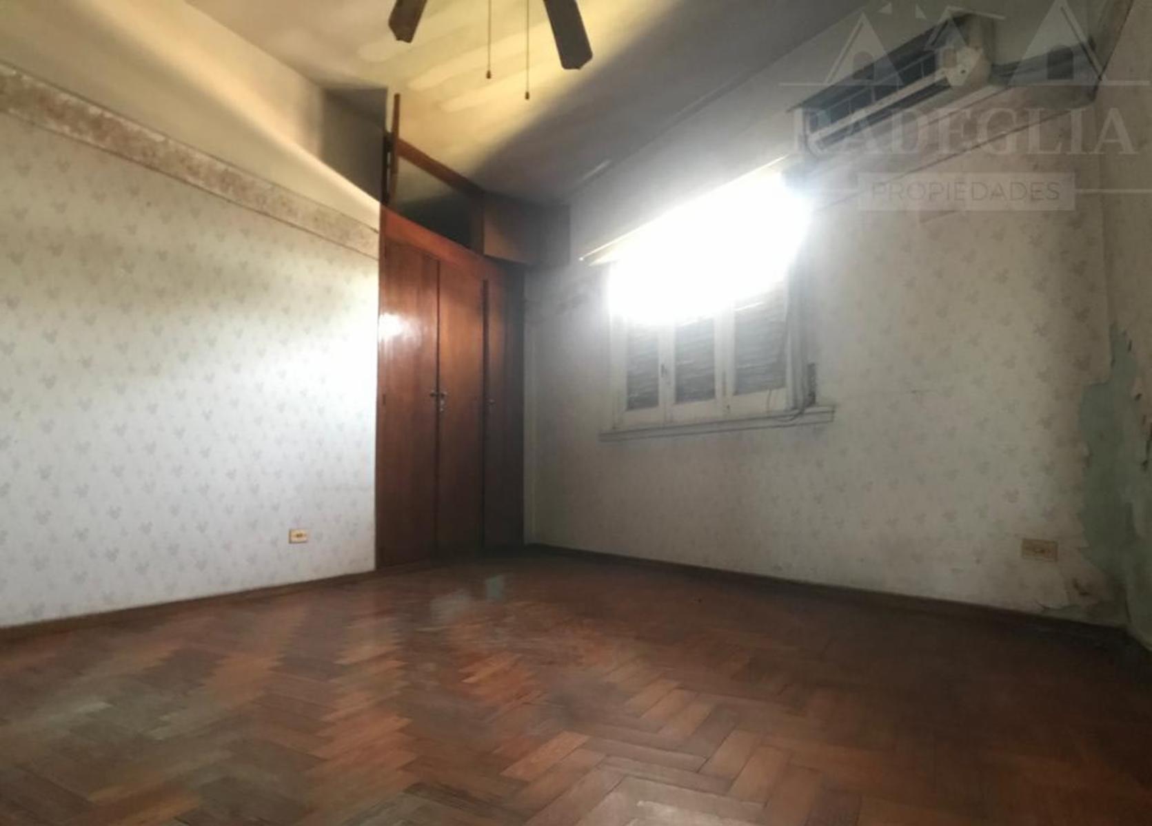 Local comercial c/ viviendas sobre Av. H. Yrigoyen- Burzaco - 8