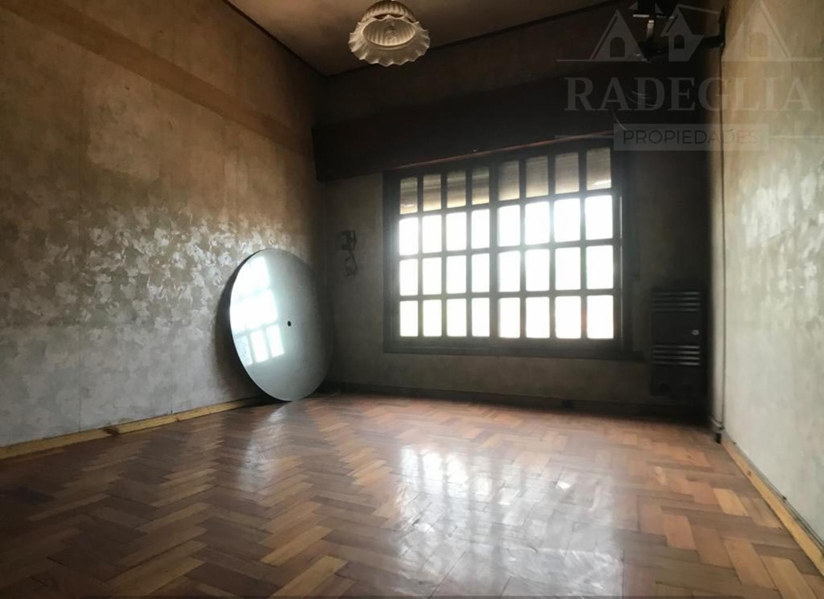 Local comercial c/ viviendas sobre Av. H. Yrigoyen- Burzaco - 9