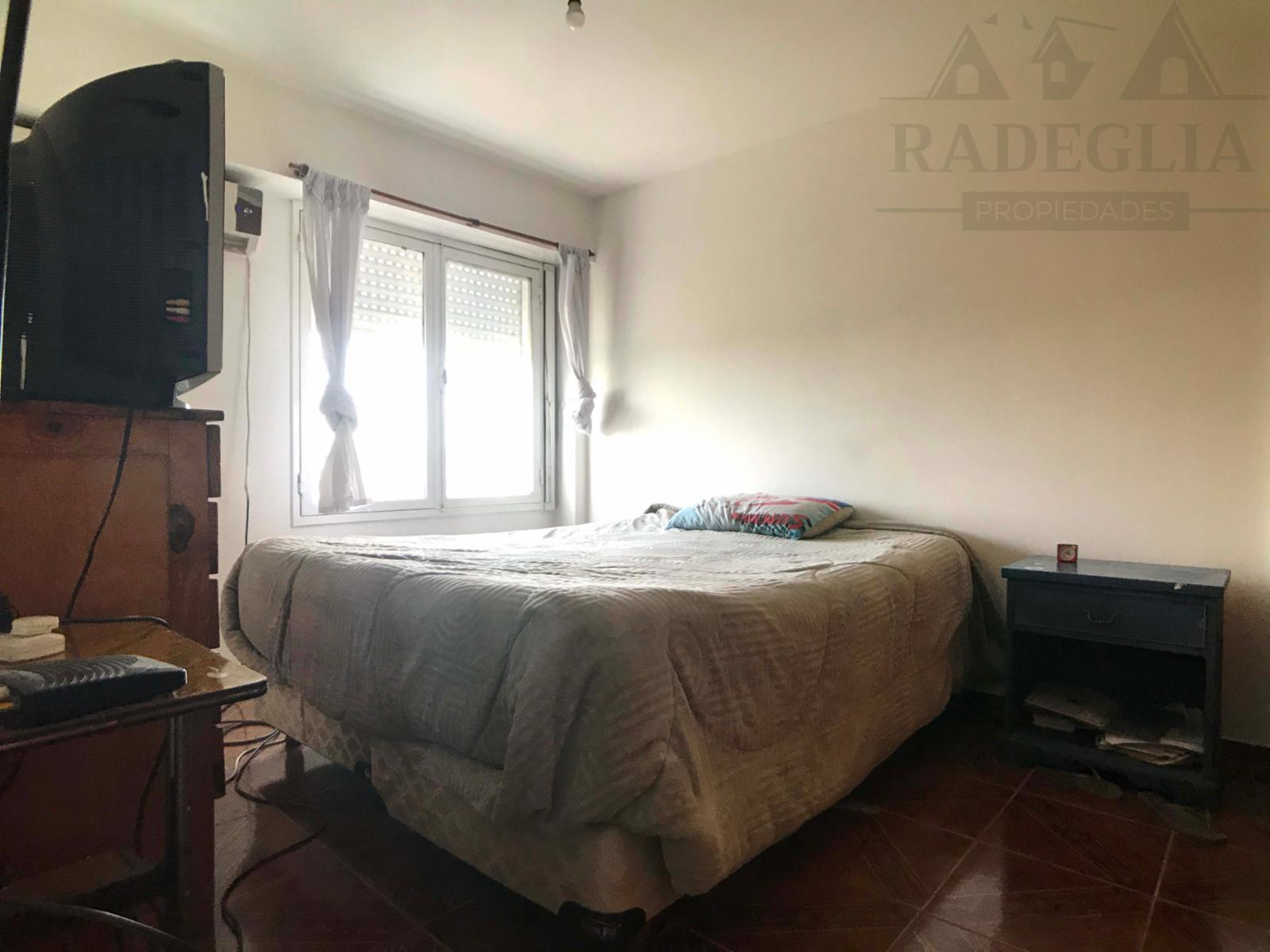 Departamento de tres ambientes sobre Av. Juan Domingo Perón — foto 4