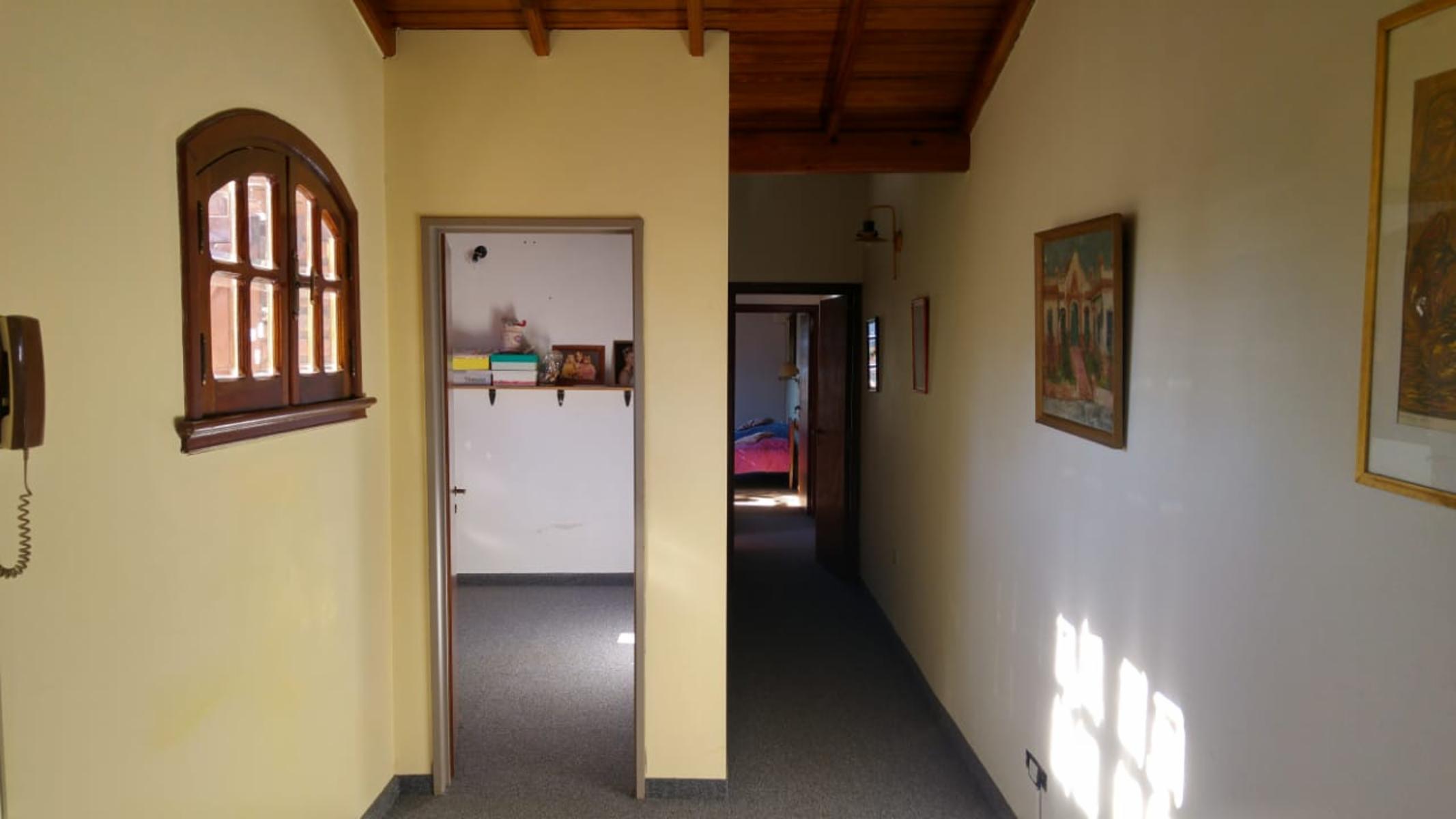 Chalet con más de 6 ambientes a 50 metros de Av. H. Yrigoyen- Burzaco — foto 10