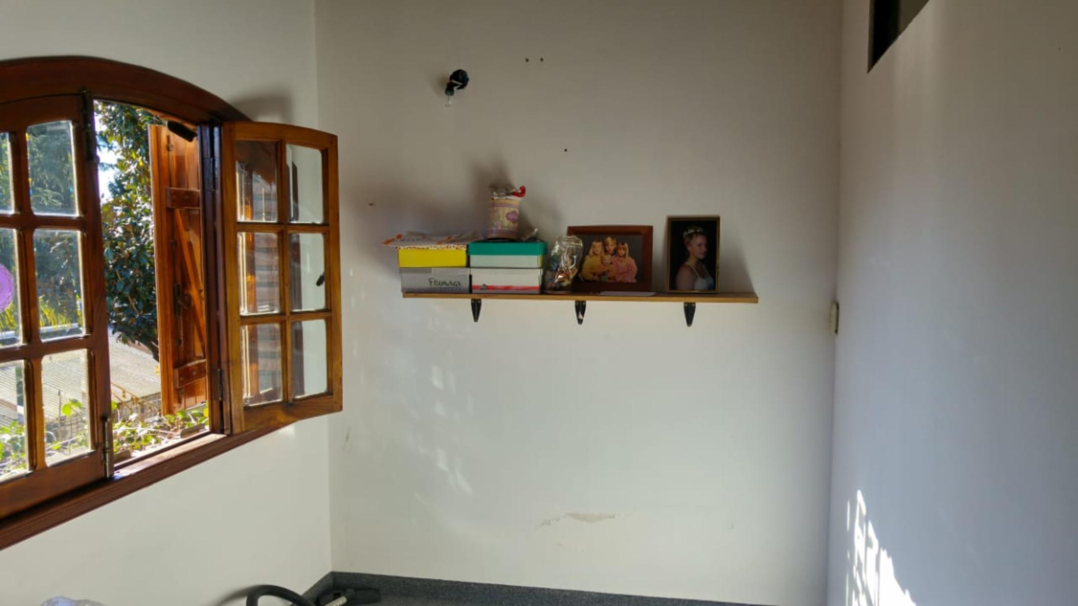 Chalet con más de 6 ambientes a 50 metros de Av. H. Yrigoyen- Burzaco — foto 11