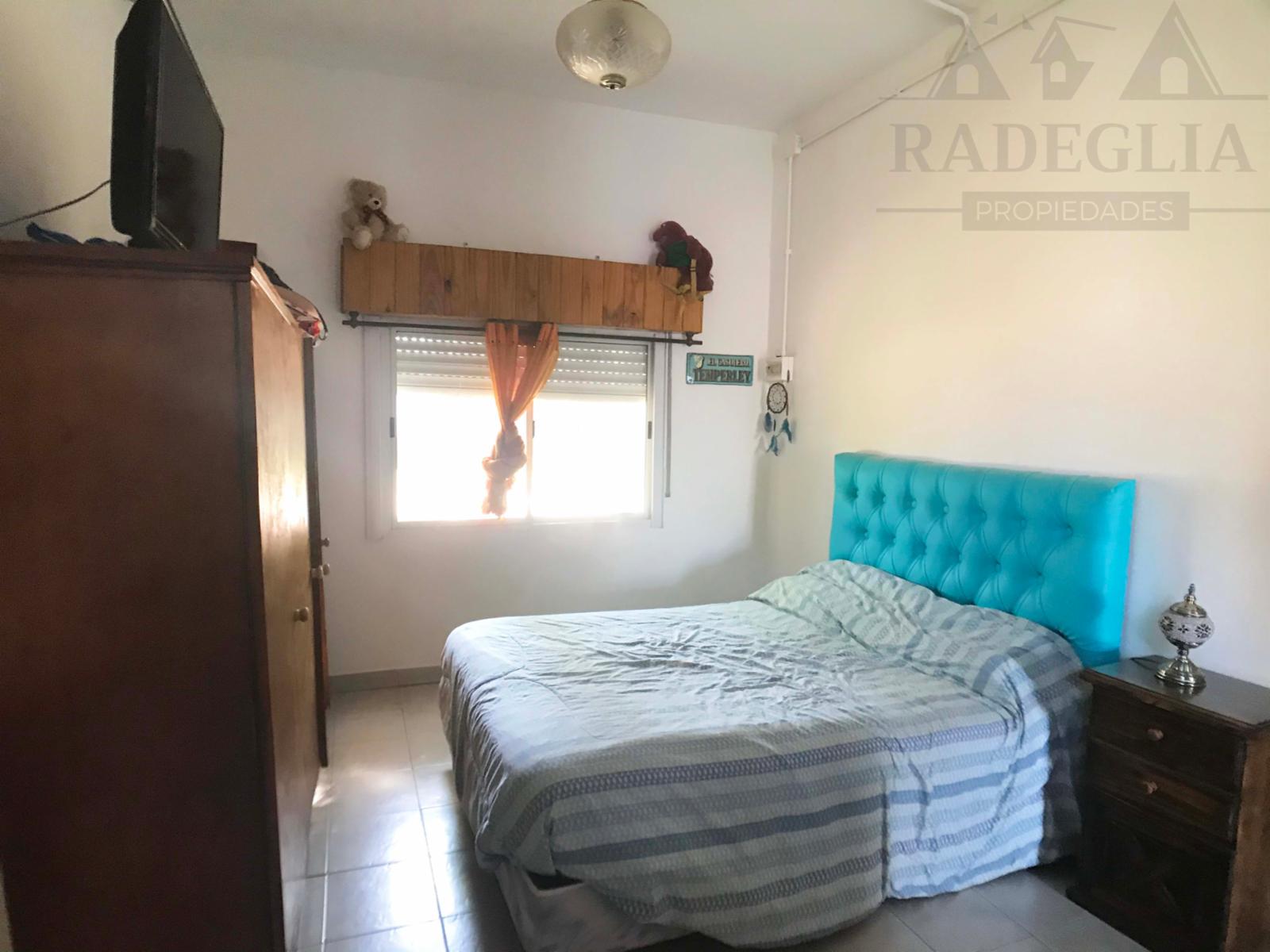 Lote de 300 m2. con departamento a 400 m. de avenida H. Yrigoyen y Monteverde. — foto 5