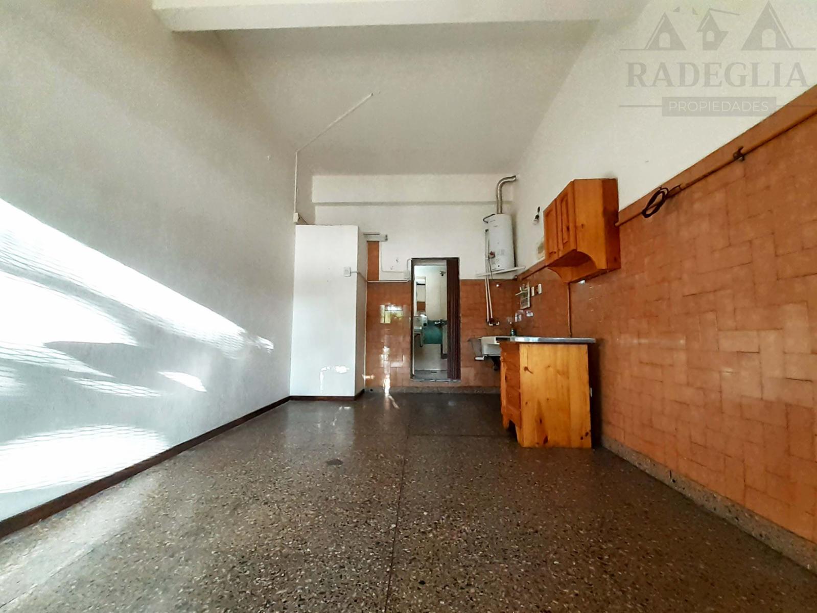 Departamento de un ambiente frente a la estación. - 1