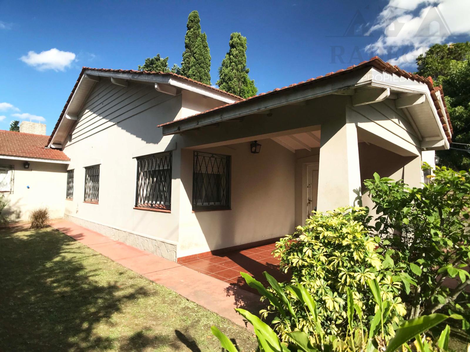 Chalet para dos familias ubicado a doscientos metros de Av. Espora — foto 2