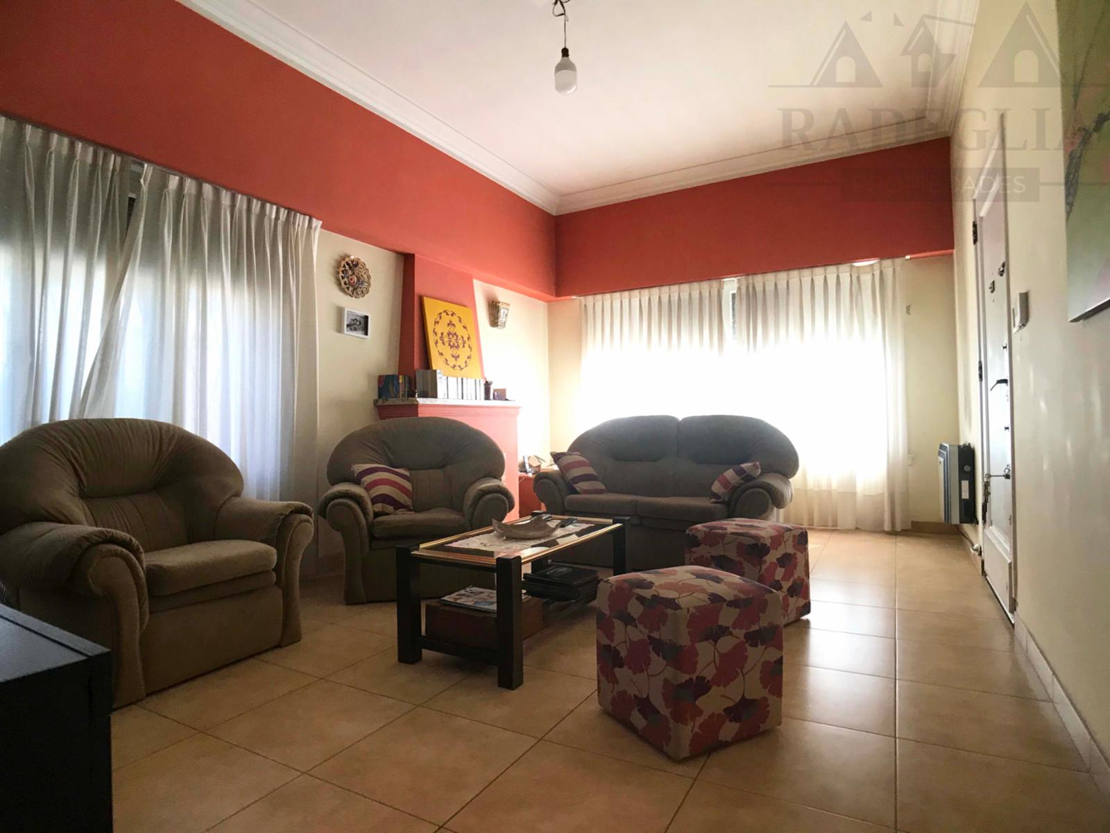 Chalet para dos familias ubicado a doscientos metros de Av. Espora — foto 3