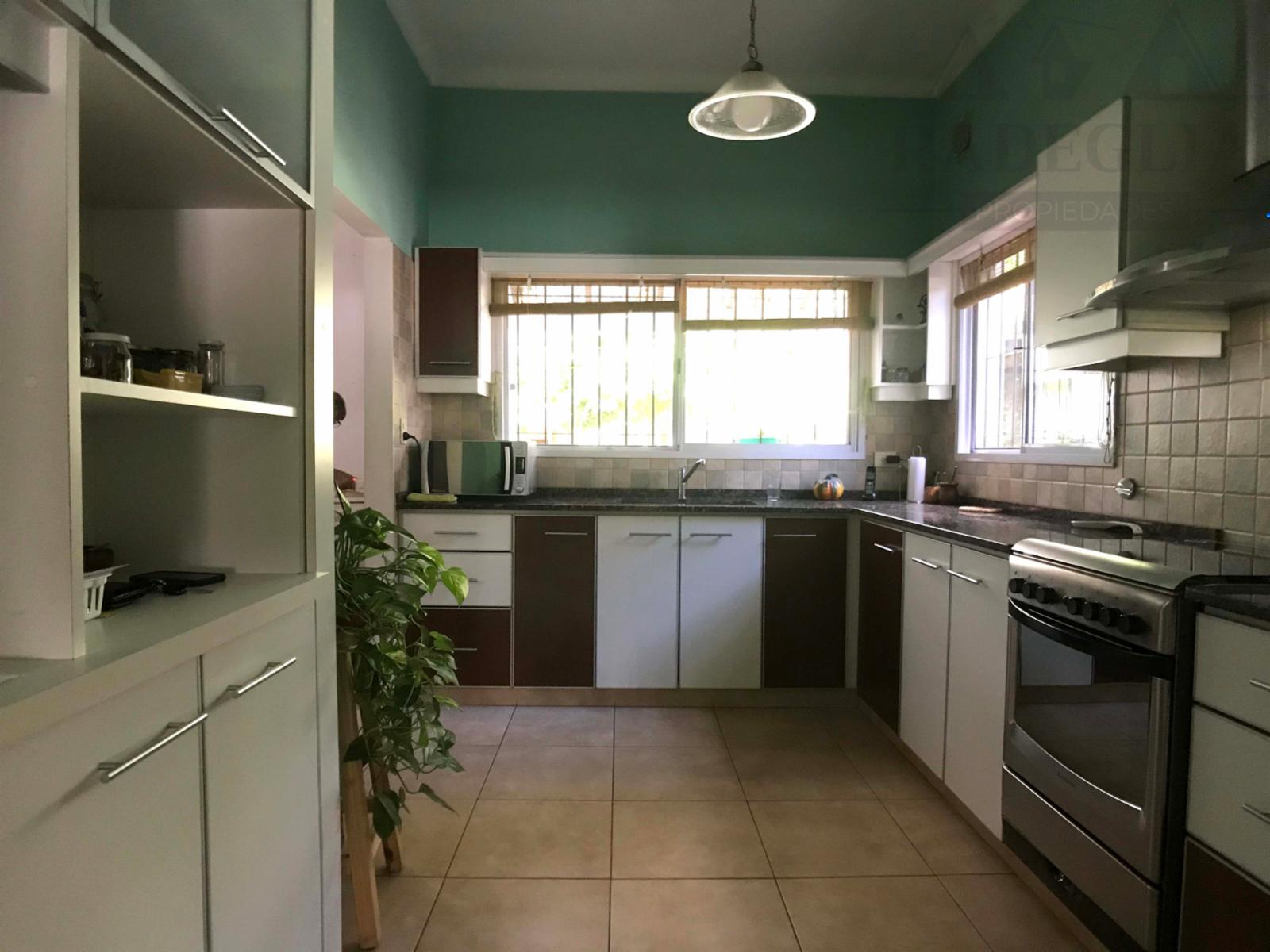Chalet para dos familias ubicado a doscientos metros de Av. Espora — foto 7