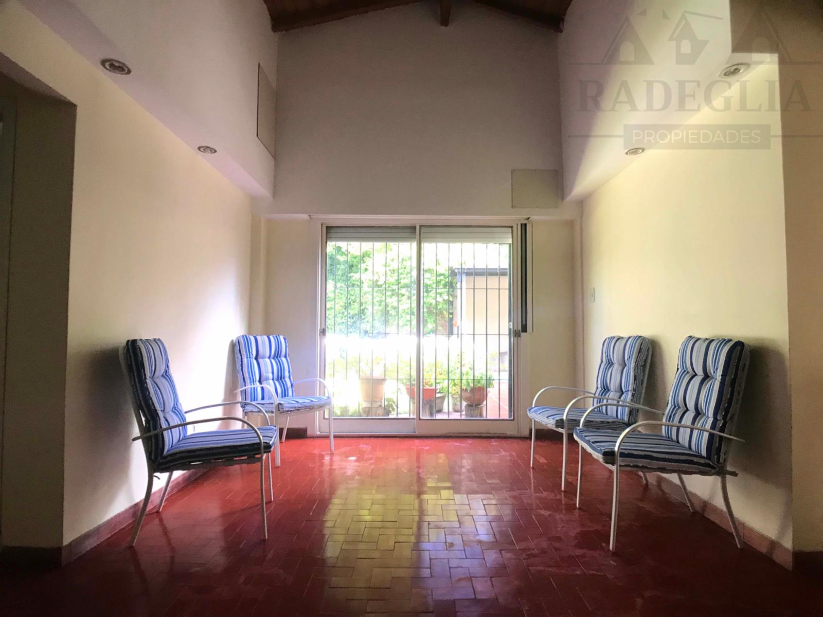 Chalet para dos familias ubicado a doscientos metros de Av. Espora — foto 9
