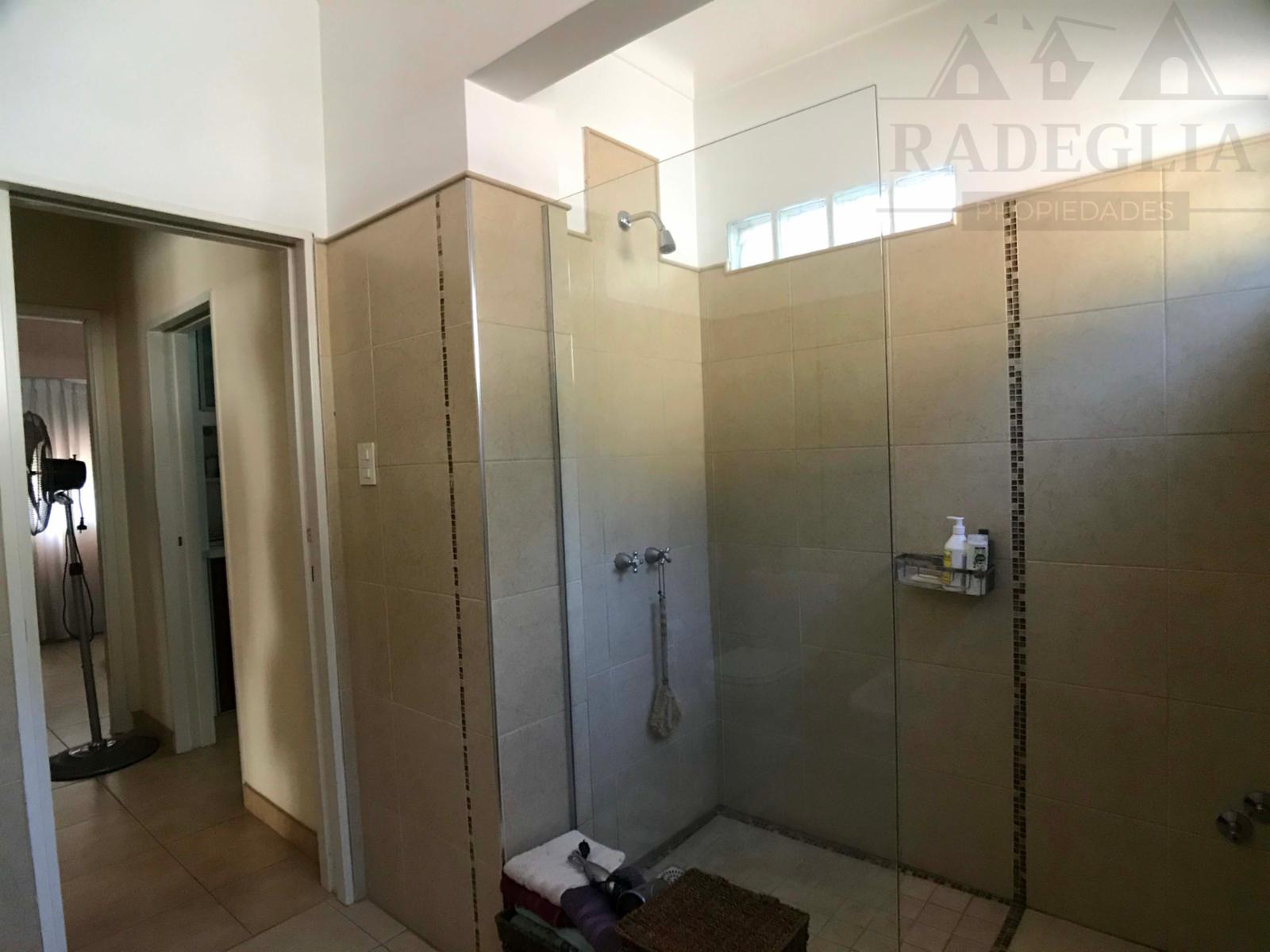 Chalet para dos familias ubicado a doscientos metros de Av. Espora — foto 10
