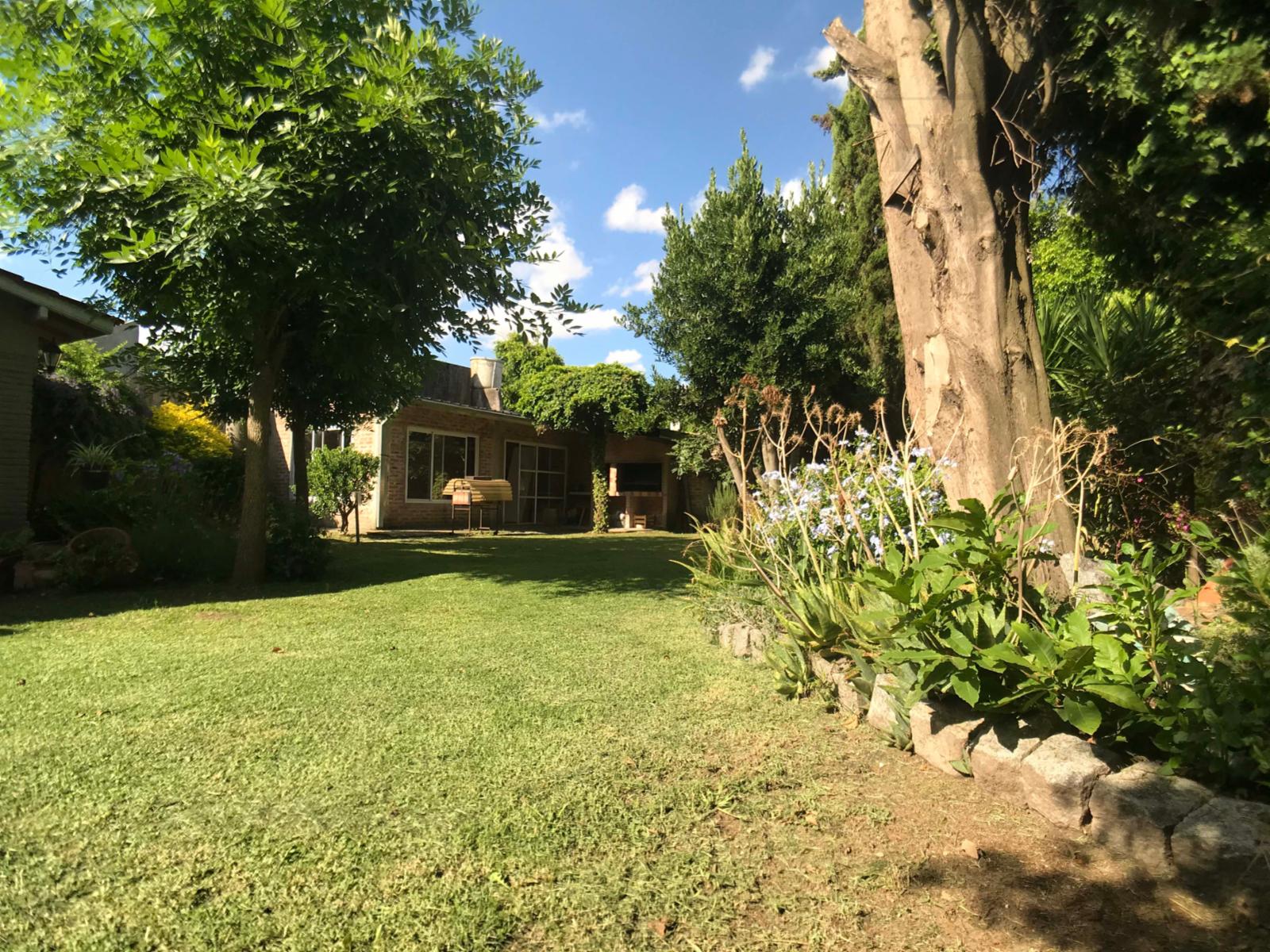 Chalet para dos familias ubicado a doscientos metros de Av. Espora — foto 12