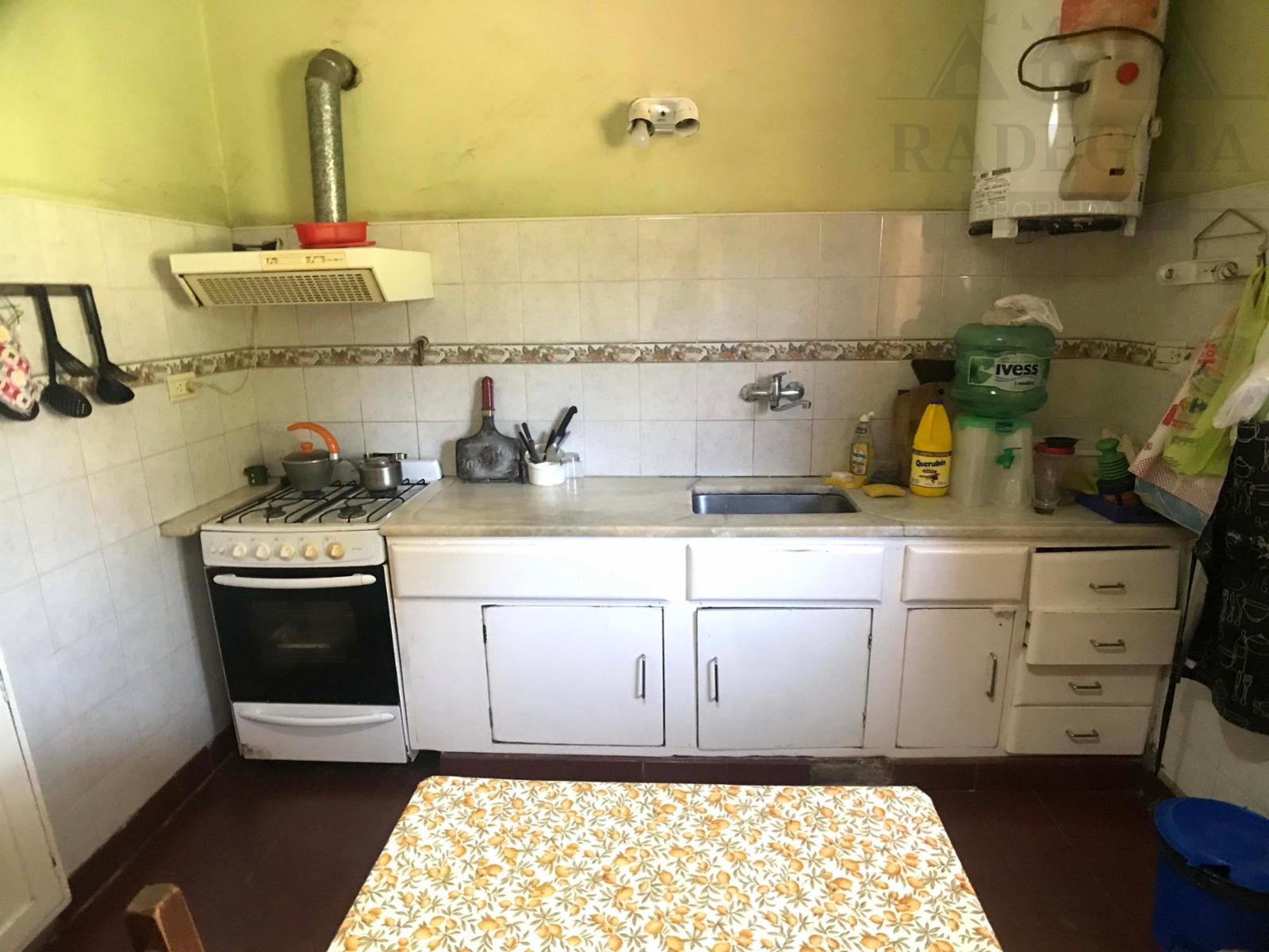 EXCELENTE OPORTUNIDAD - Casa con gran lote - Roca 1338, Burzaco. — foto 5